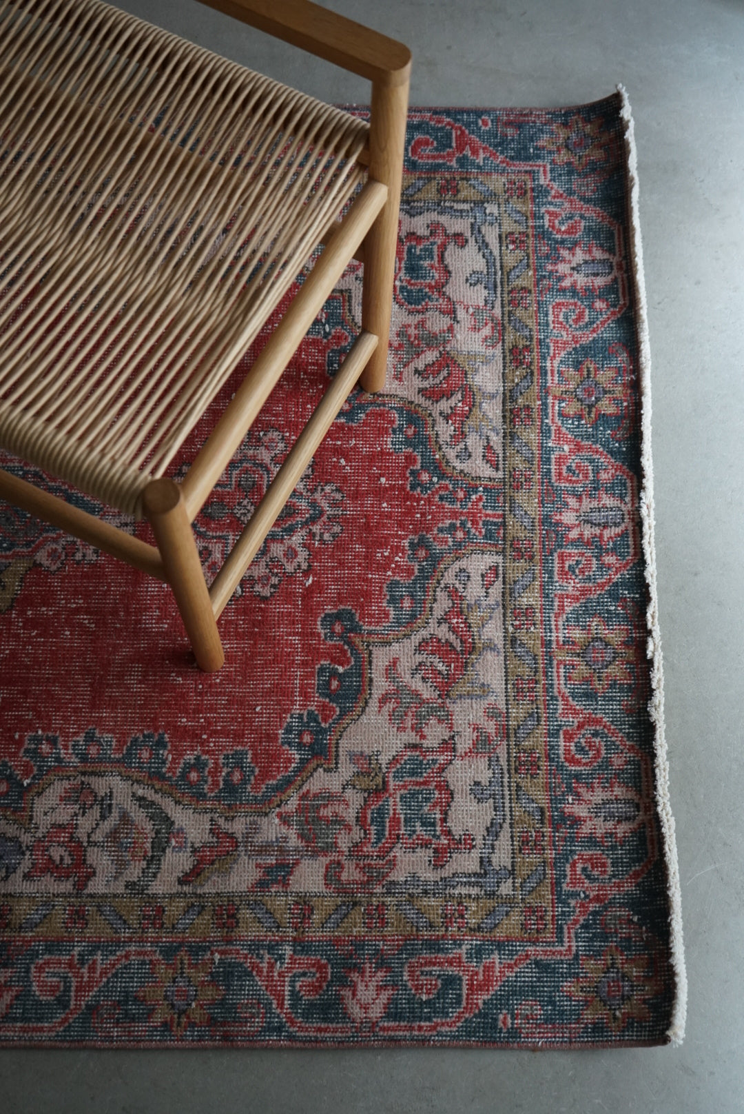 TURKEY OLD ISPARTA RED 1970年代 198 × 109 cm No.TR25143