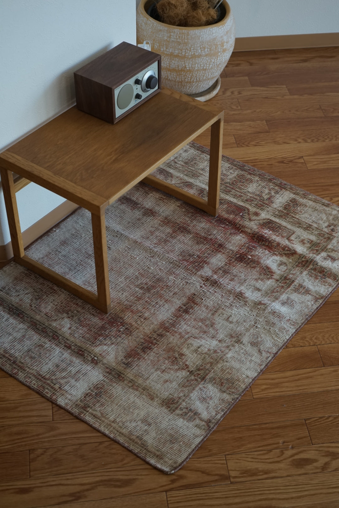 Türkiye Old Oushak Shabby Red 1970年代 110 × 80 cm No.TR25371