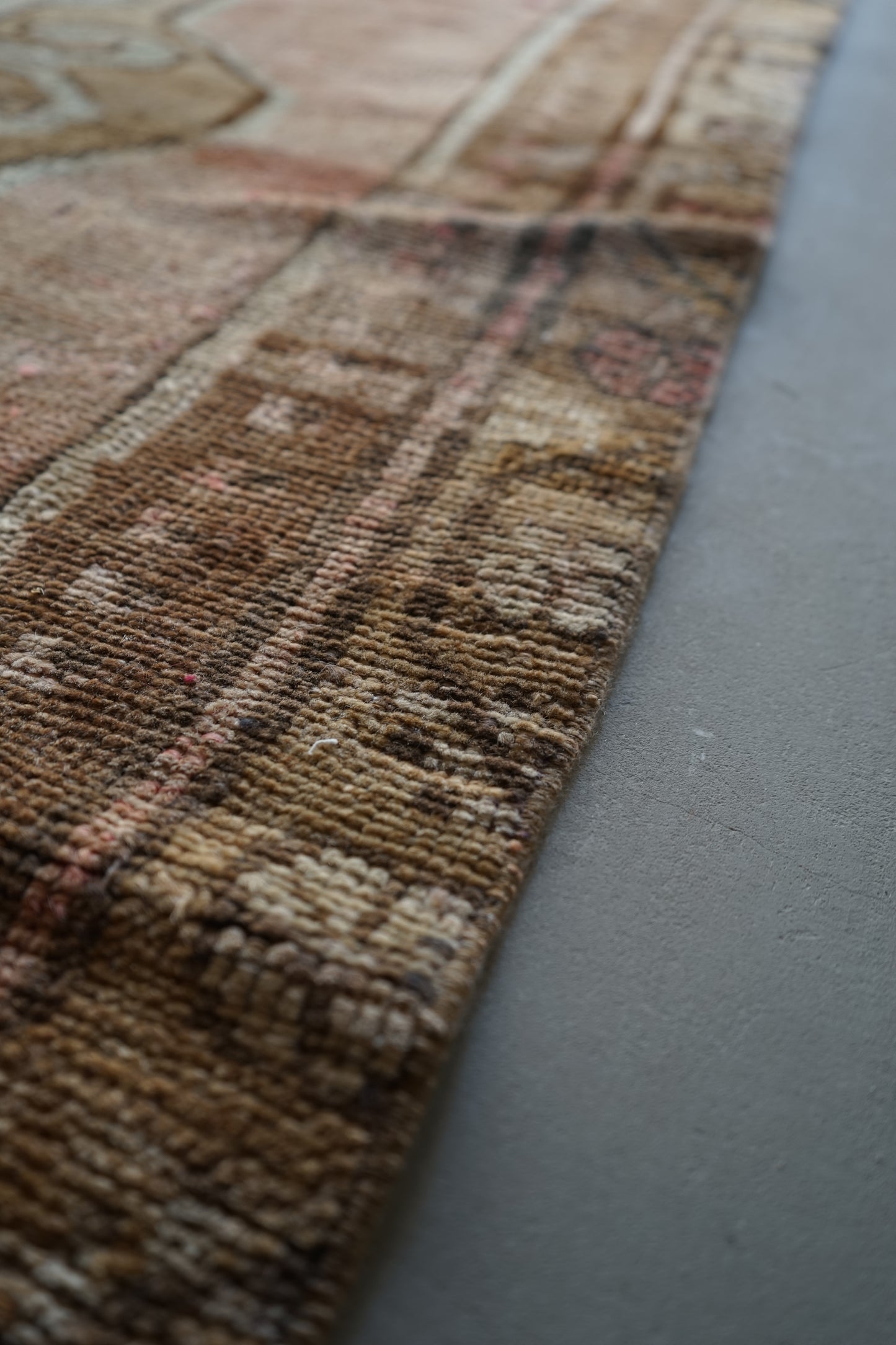 TURKEY OLD OUSHAK SALMON PINK 1970年代 286 × 162 cm No.TR25197