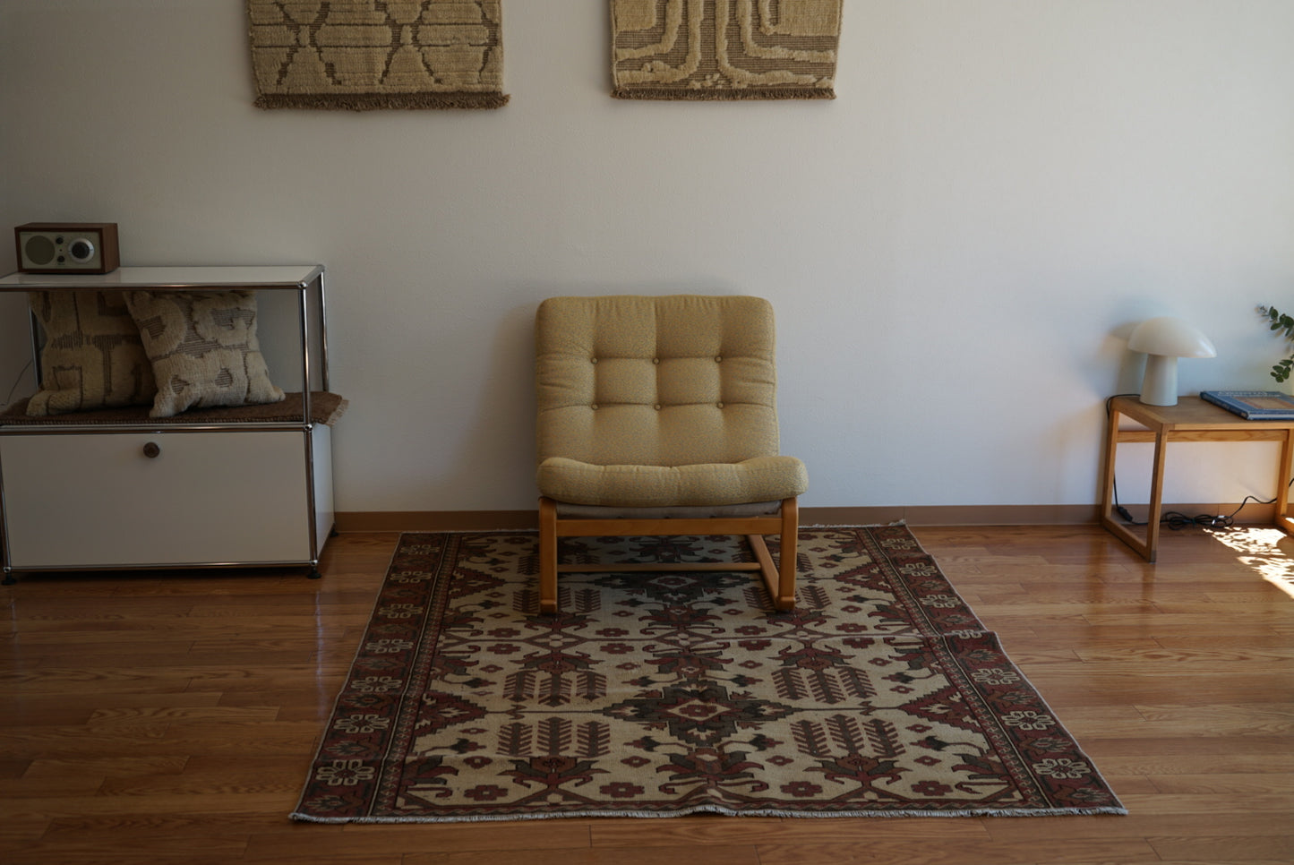 店頭販売 Türkiye Old Oushak Beige , Brown , Green 1970年代 164.5 × 143.5 cm No.TR25429
