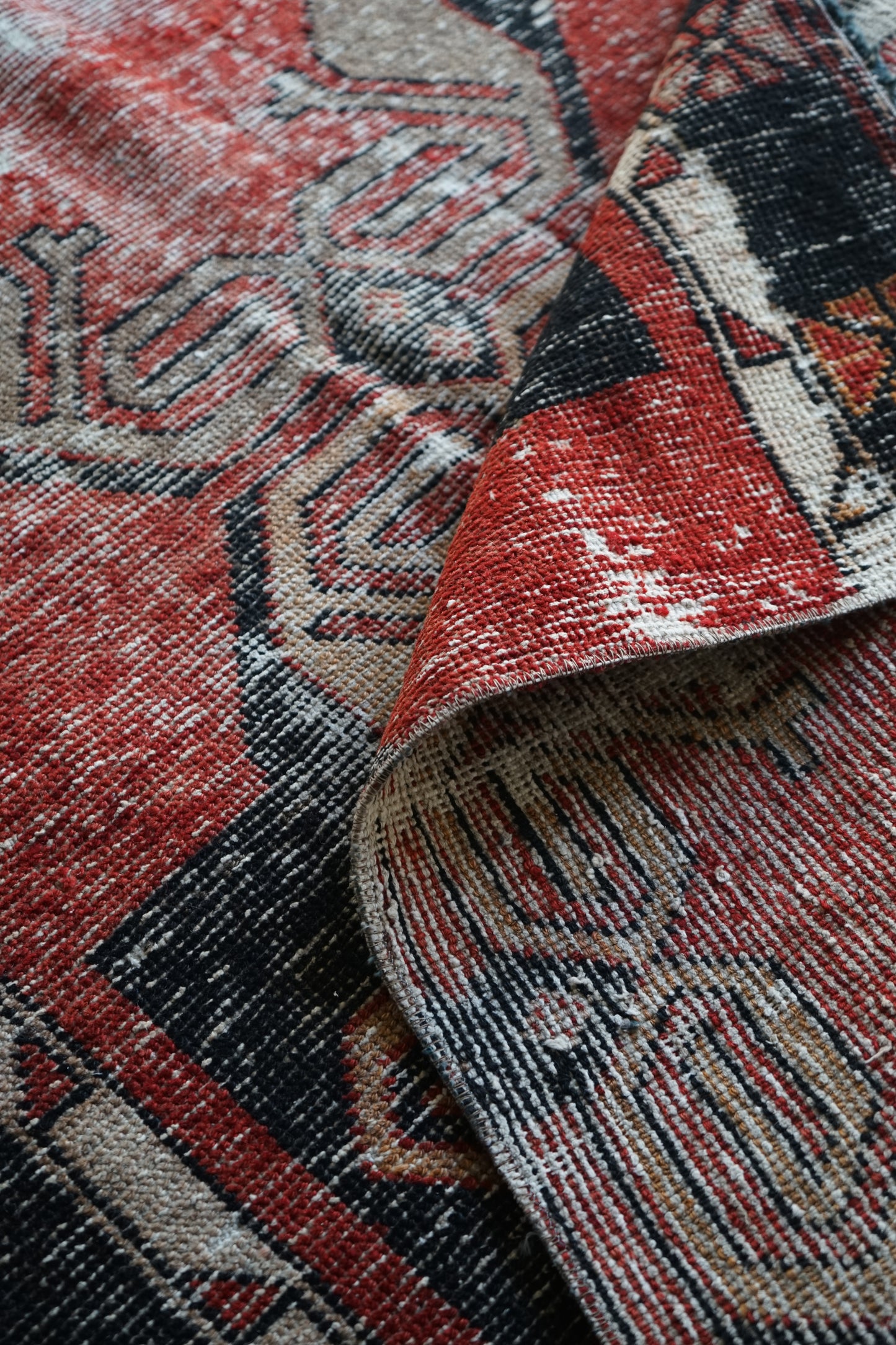 Türkiye Old Oushak Red Small Size 1970年代 103.5 × 102.5 cm No.TR25222