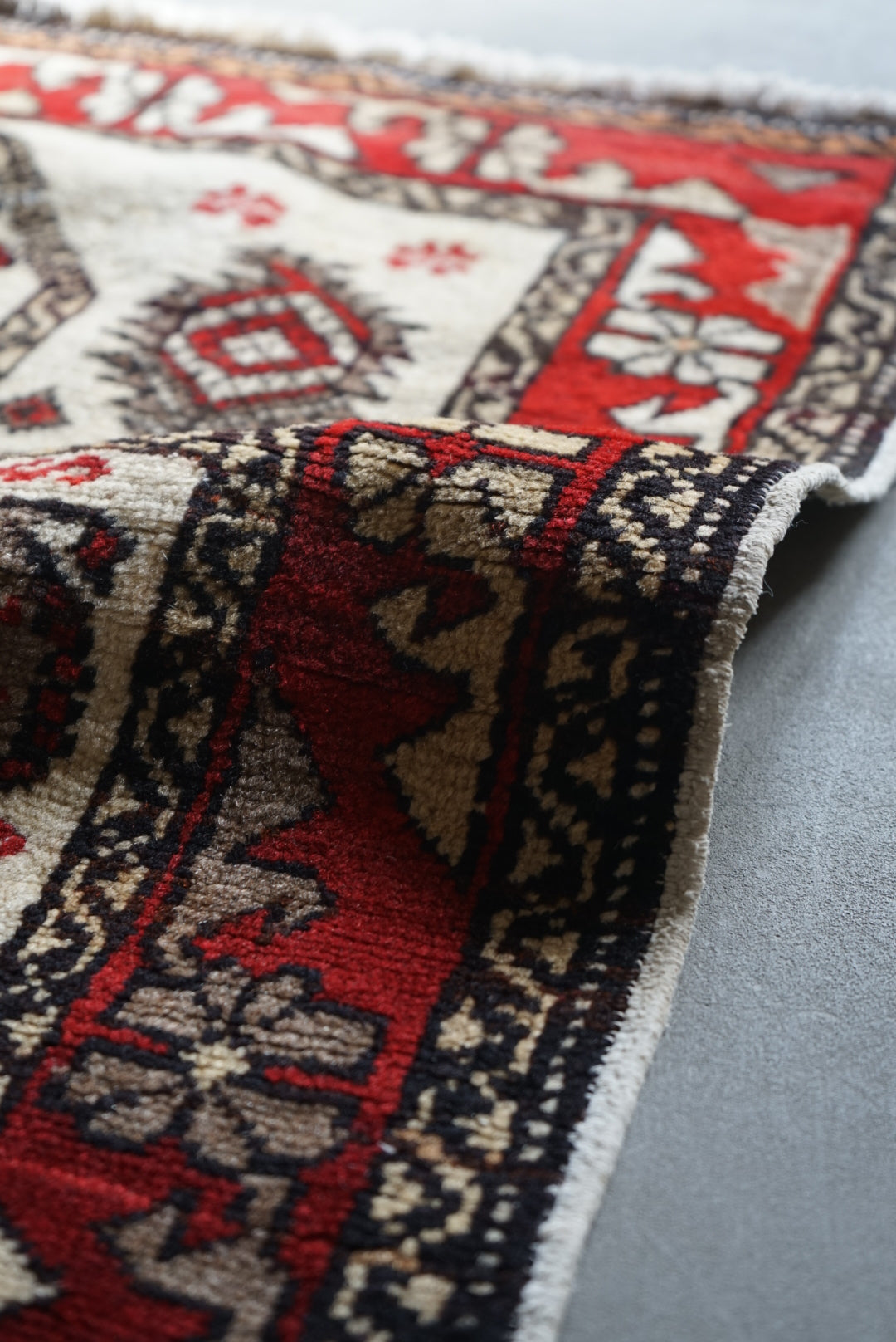 Türkiye Old Anatolia Kid's Prayer rug "Armond" 1960年代 92 × 78 cm No.TR25322