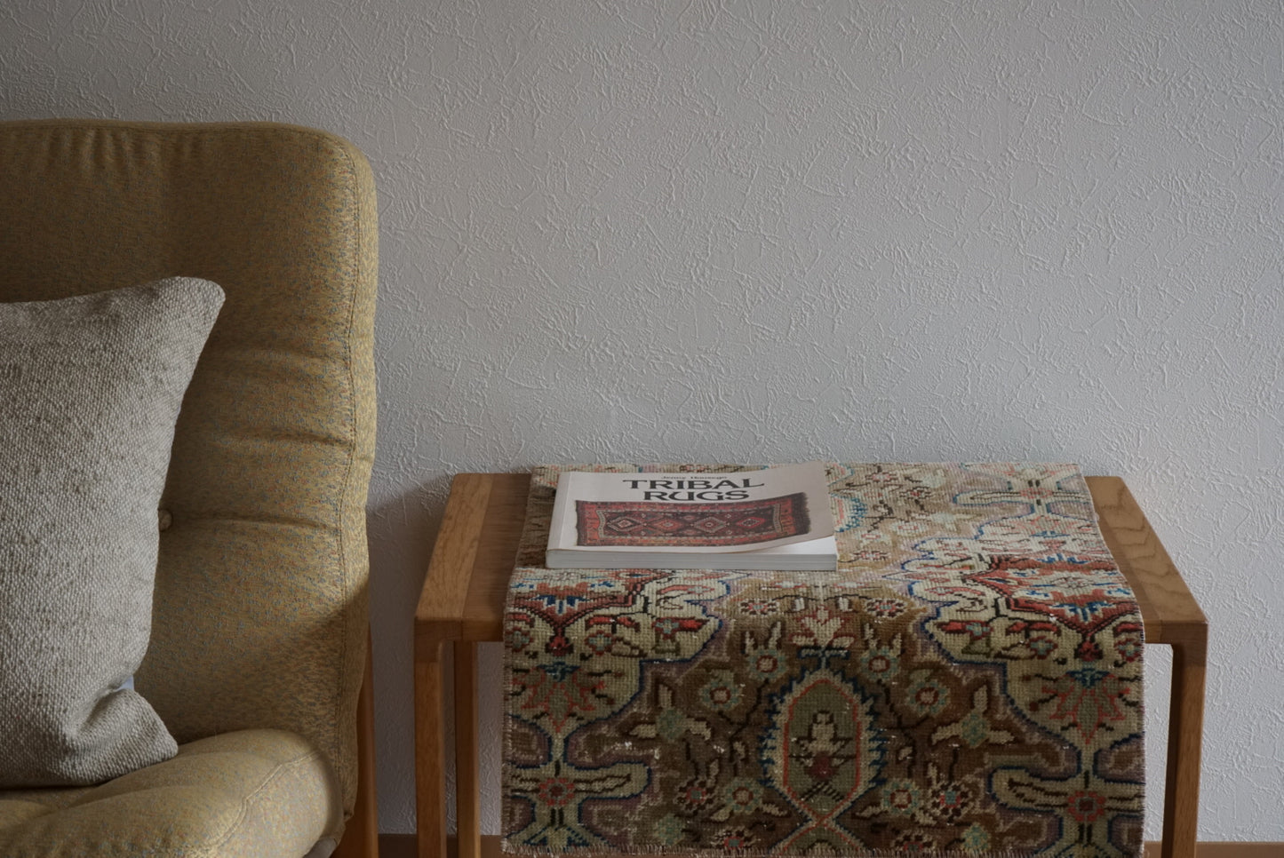 Türkiye Old Oushak Beige Flower 1970年代 71.5 × 42.5 cm No.TR25500 / 国内送料無料