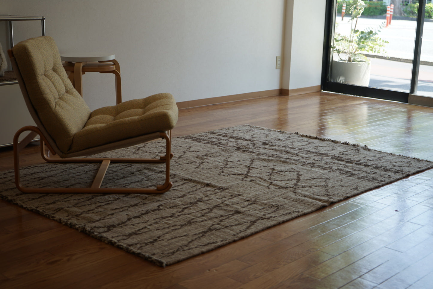 店頭販売 ORIGINAL IRAN QASHQAI KILIM " TRIBE " 204 × 142 cm