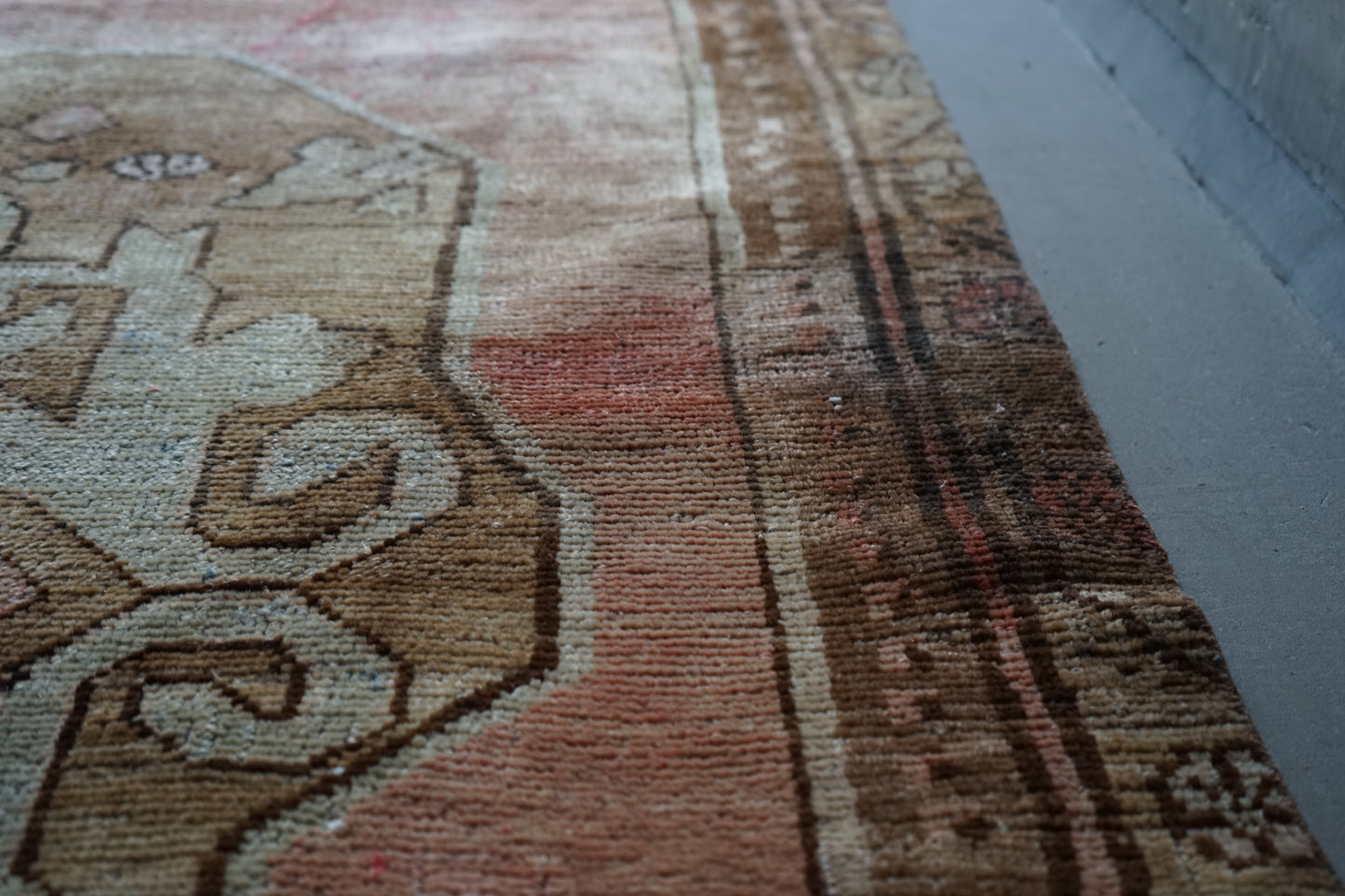 TURKEY OLD OUSHAK SALMON PINK 1970年代 286 × 162 cm No.TR25197