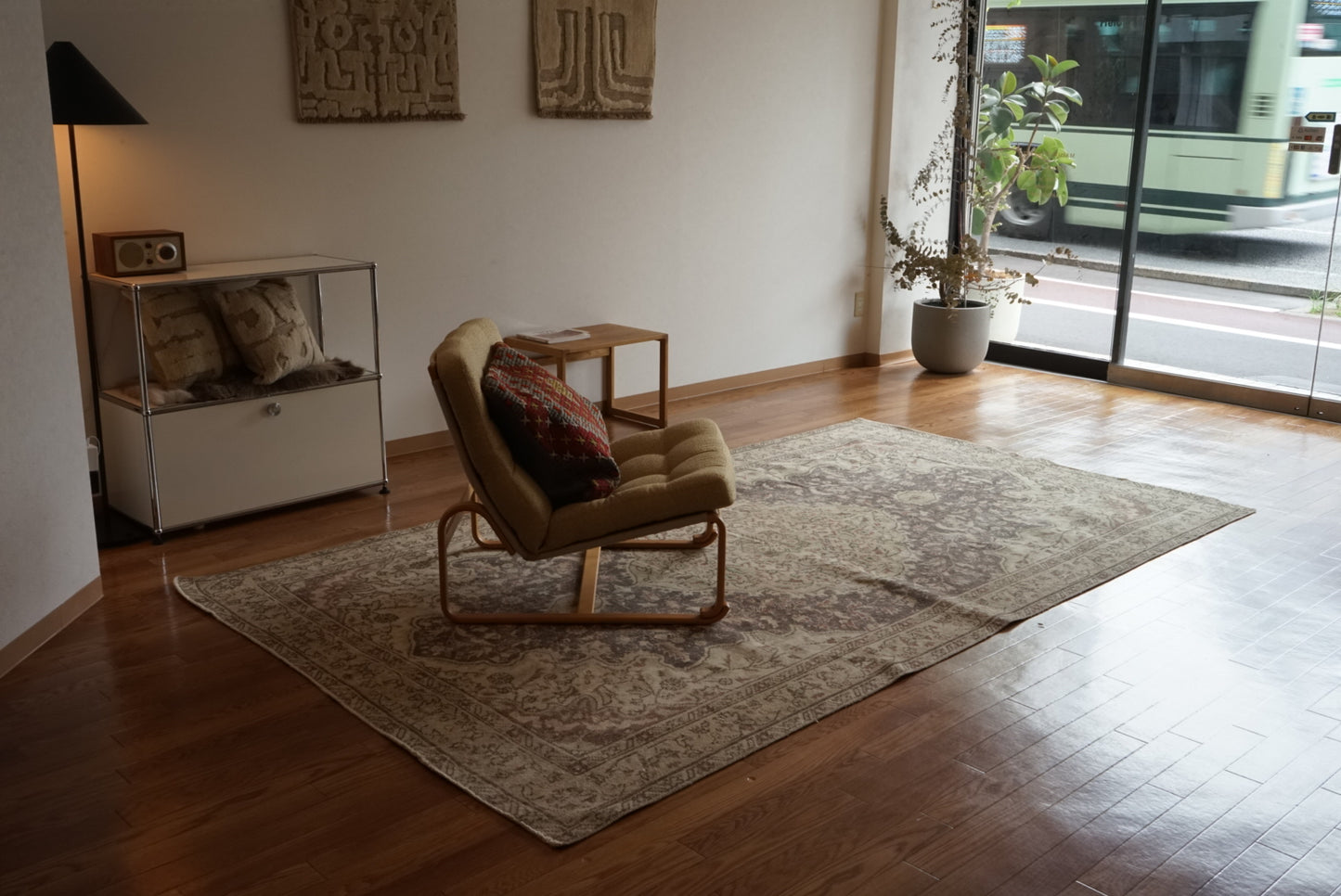 Türkiye Old Isparta Medallion Beige , Glay 1960年代 284 × 162 cm No.TR25493 / 国内送料無料