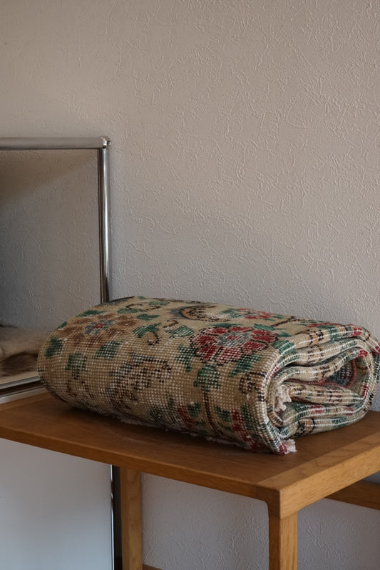 Türkiye Old Isparta Flower Beige 1970年代 175 × 108.5 cm No.TR25472
