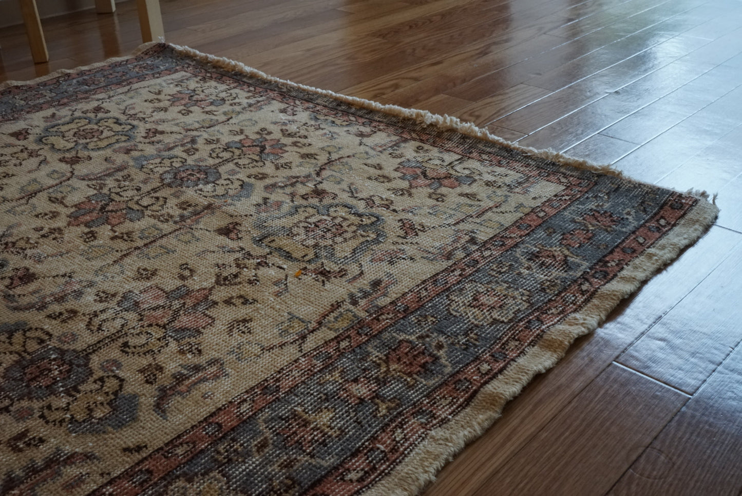 Türkiye Old Isparta Beige , Glay , Botanical 1970年代 176 × 119 cm No.TR25453