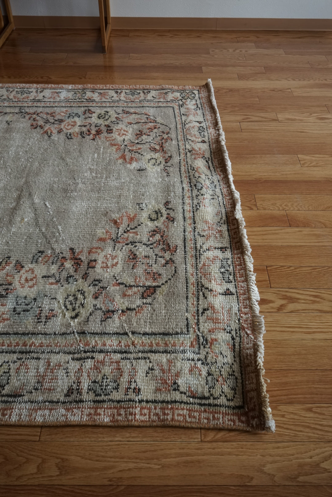 Türkiye Old Isparta Sage Green Flower Medallion 1970年代 248 × 148.5 cm No.TR25511 / 国内送料無料・羊毛手織り絨毯