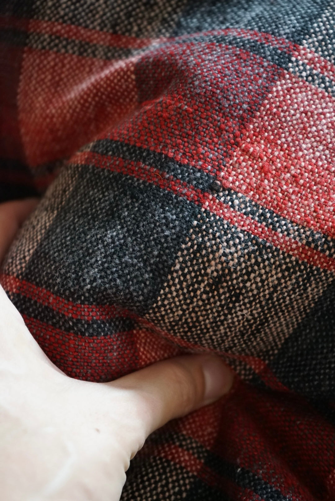 Türkiye Old Kilim Cushion Cover Red , Black Checker Design 45 × 45 cm No.TR25534 / 送料無料・羊毛手織りキリム