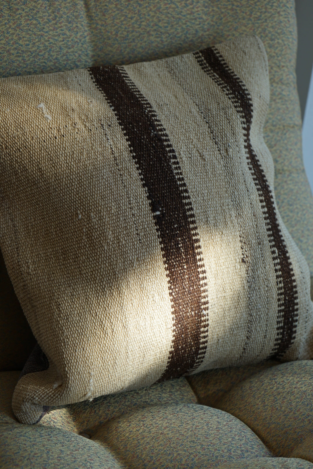 Türkiye Old Kilim Cushion Cover Brown , Beige Stripe Design 44 × 46 cm No.TR25558 / 送料無料・羊毛手織りキリム