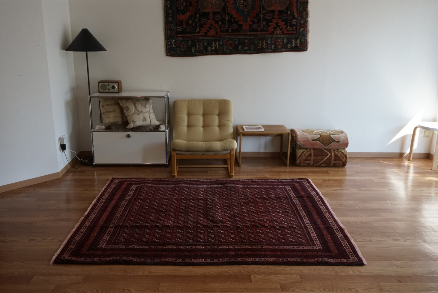 店頭販売 Afghanistan Old Turkmen Mauri Gul 1980年代 190 × 147 cm  No.AF2538 / 国内送料無料・羊毛手織り絨毯