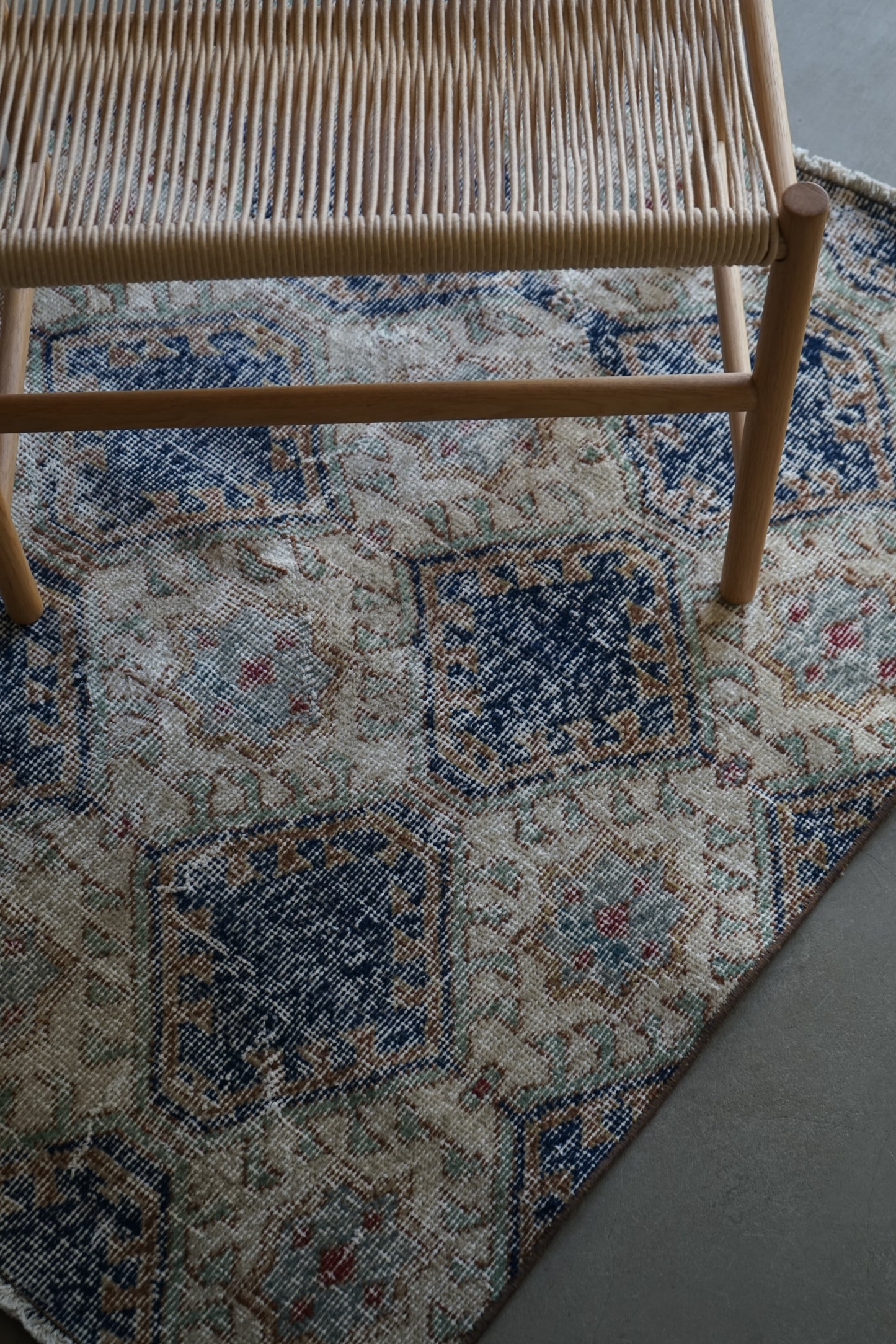 TURKEY VINTAGE ISPARTA 1980年代 125 × 80 cm No.TR25196