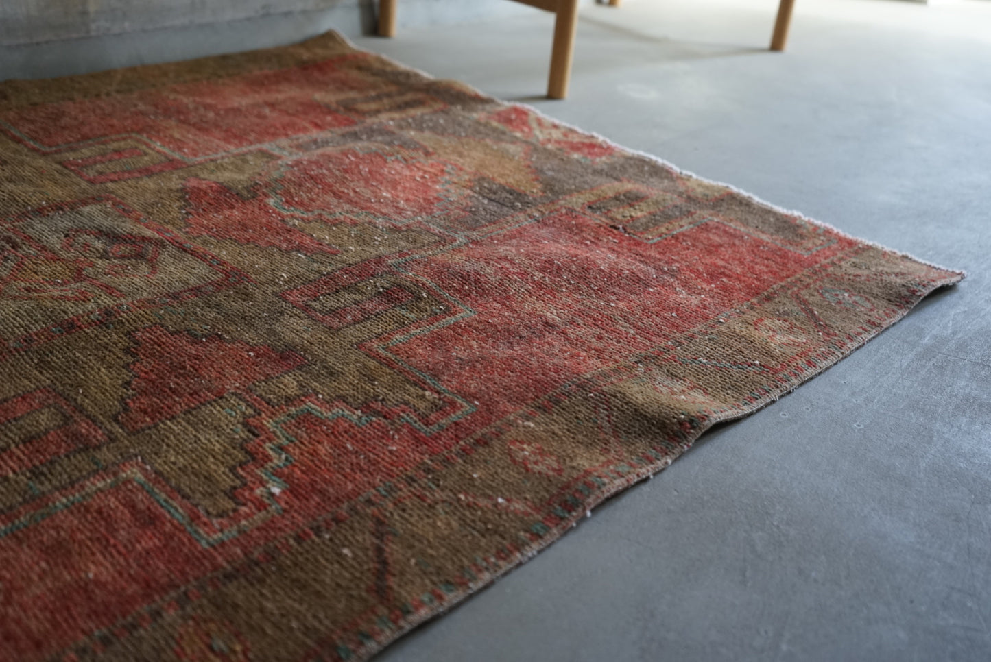 Türkiye Old Oushak Orange Small size 1970年代 118 × 100 cm No.TR25247