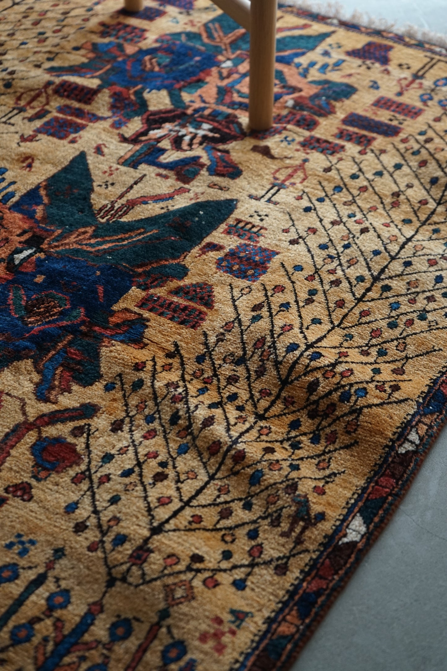 店頭販売 IRAN ANTIQUE QASHQAI SHIRAZ NEYRIZ 1770年代 114 × 129 cm