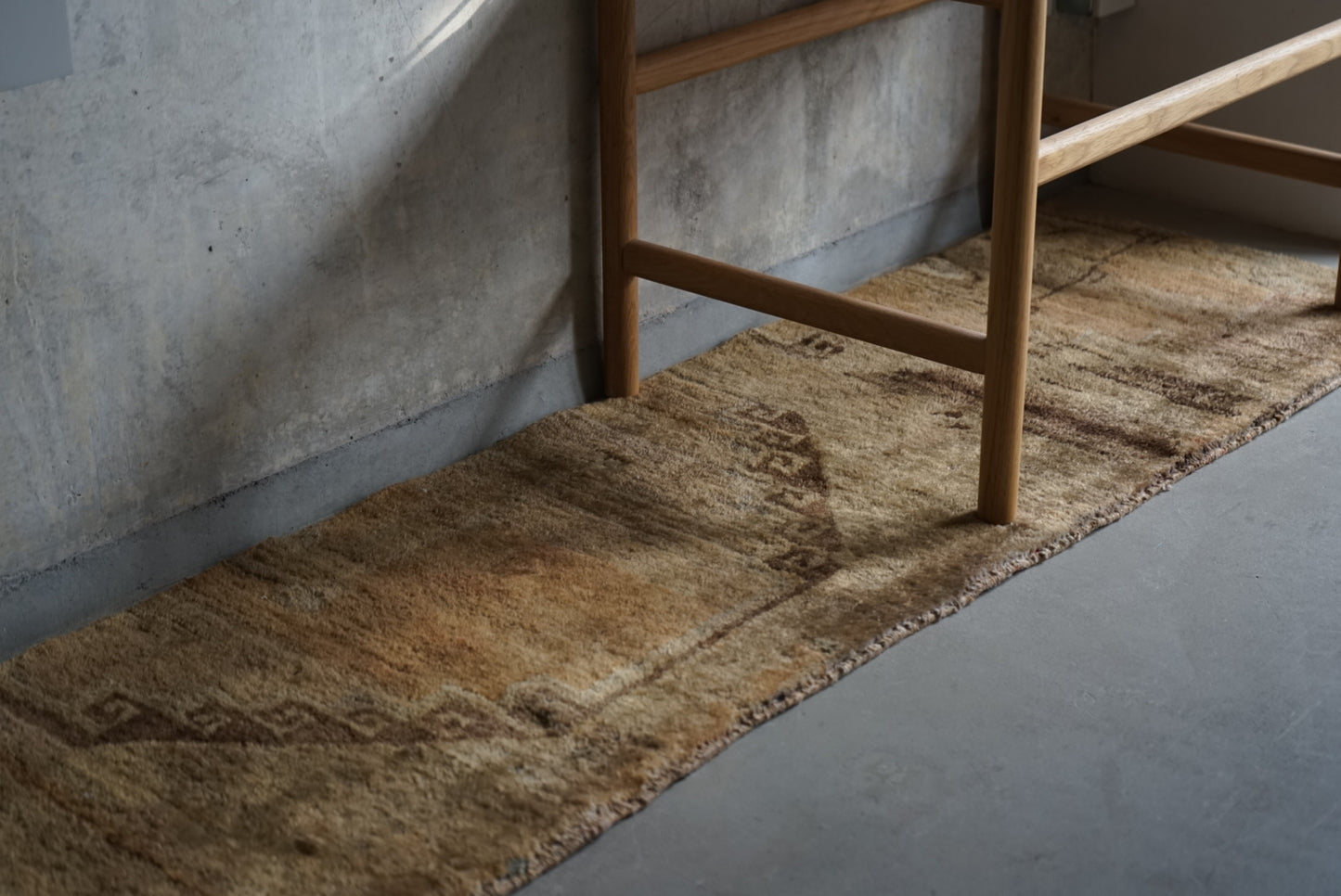 Türkiye Old Oushak Beige Fragment Runner  1970年代  152 × 42 cm No.TR25239