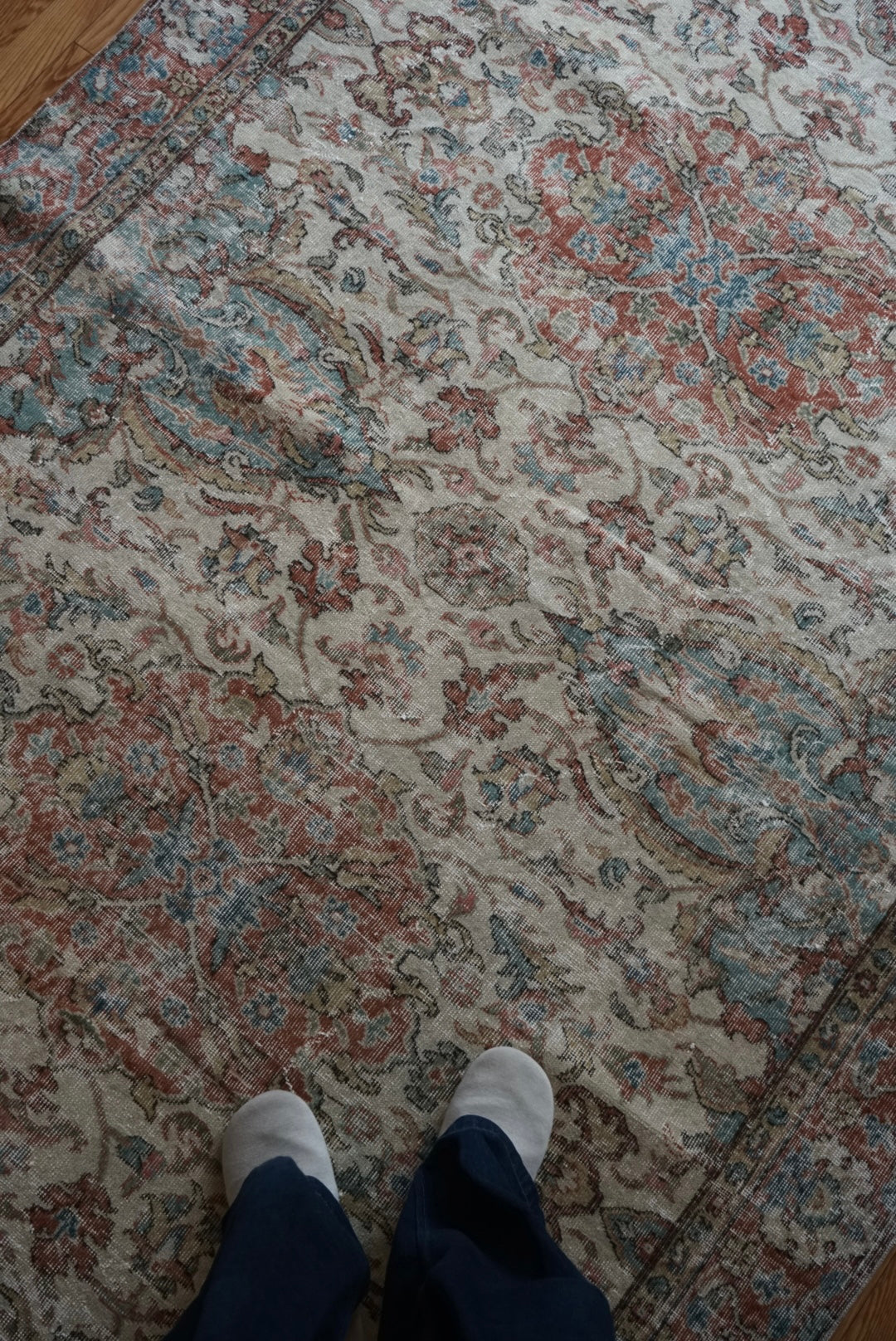 Türkiye Old Isparta Beige , Bric Red , Saxe Blue Flower 1970年代 286 × 189 cm No.TR25506 / 国内送料無料・羊毛手織り絨毯
