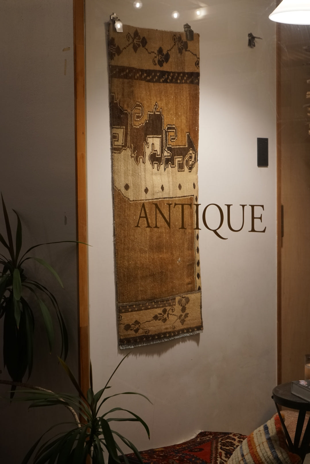 Türkiye Old Isparta Milk Coffee Color Small size 1980年代 115 × 47 cm No.TR25240