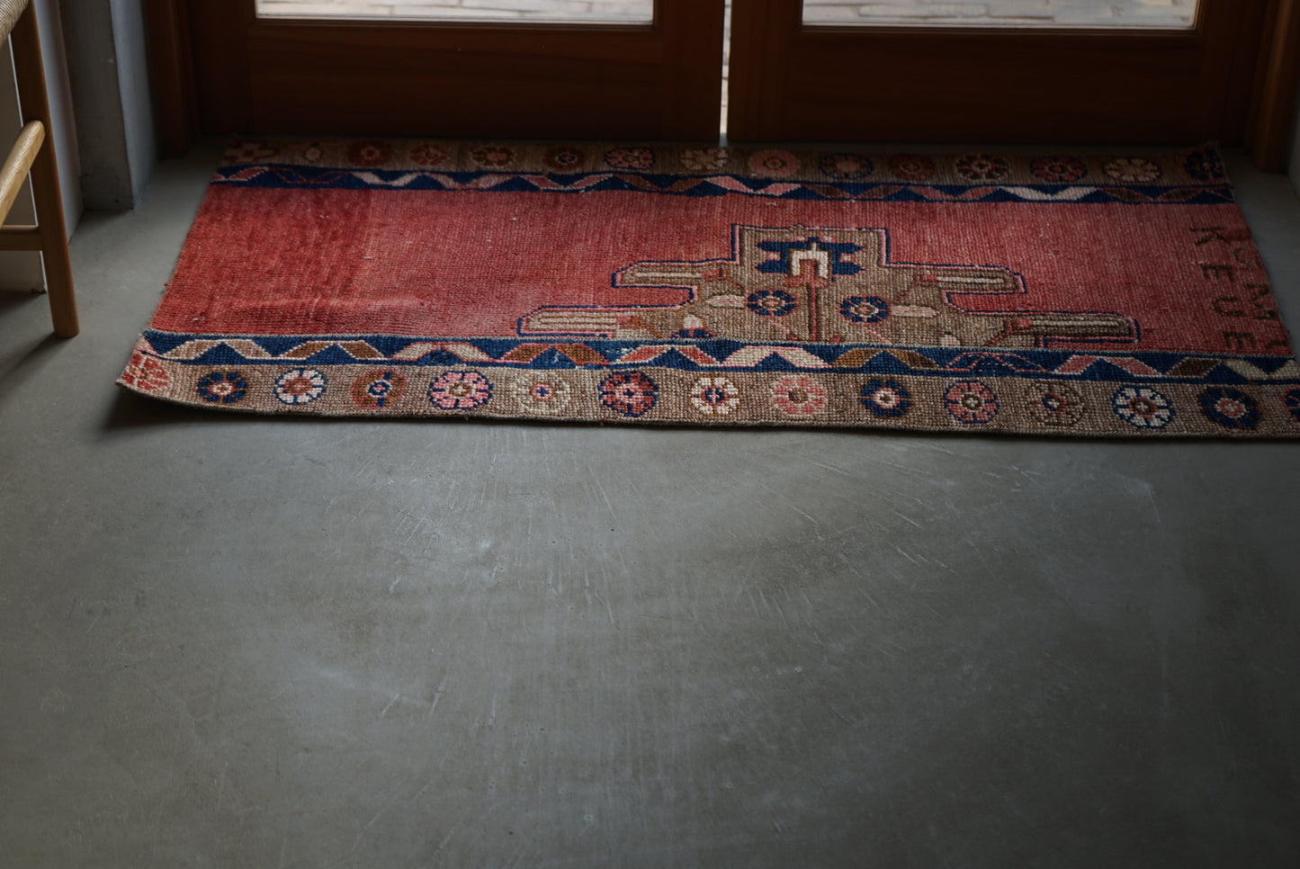 Türkiye Old Oushak Salmon Pink , Navy Runner 1970年代 133.5 × 68 cm No.TR25295