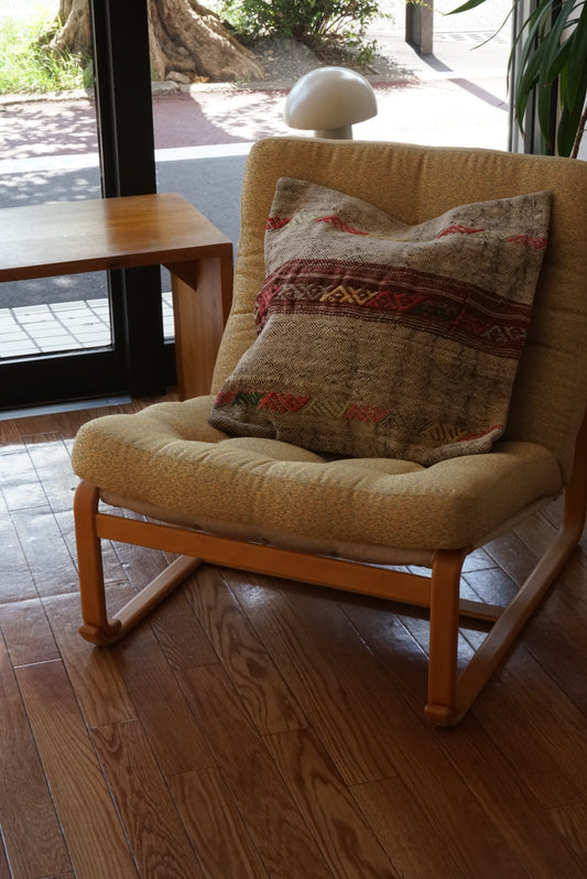 Türkiye Old Kilim Cushion Cover Milky White , Azuki , Tribal design 50 × 50 cm No.TR25458