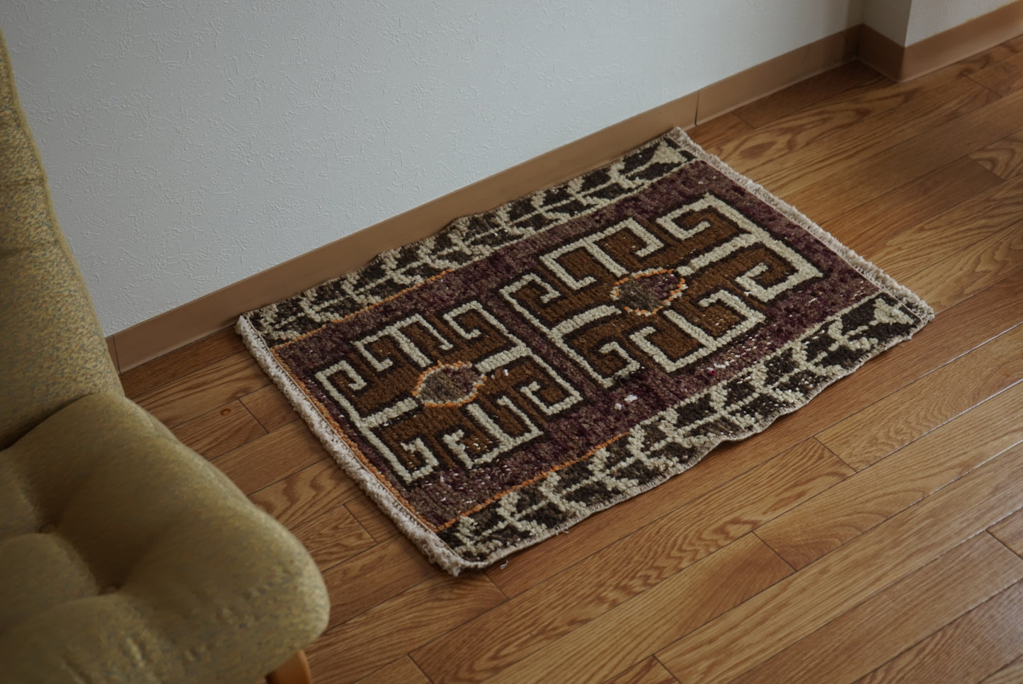 Türkiye Old Oushak Purple 1970年代 72 × 54 cm No.TR25426