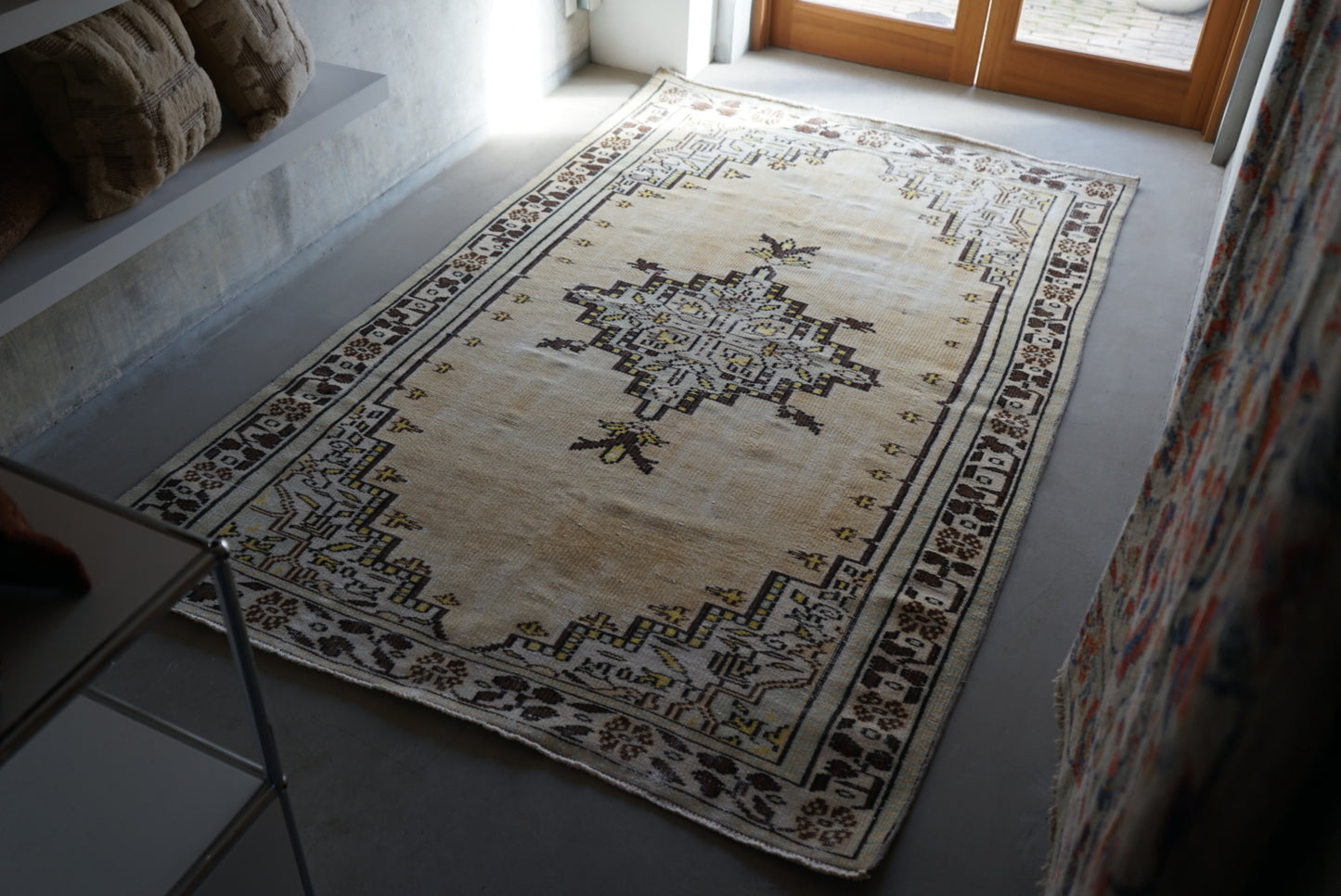 Türkiye Old Isparta Yellow Beige 1970年代 248 × 149 cm No.TR25229