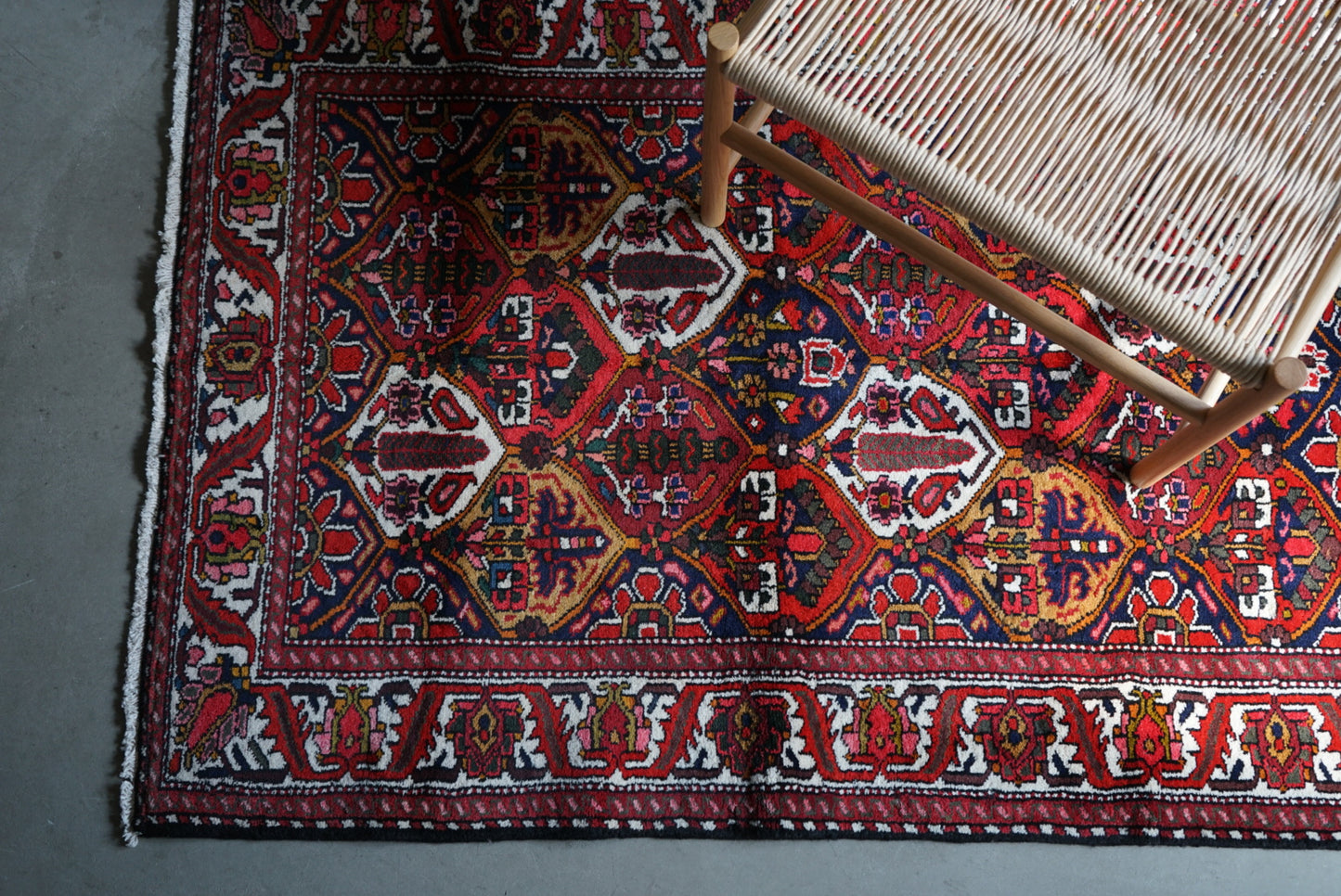 IRAN OLD BAKHTIARI 
SAMAVARI 1950年代 150 × 107 cm / 4'9 × 3'5" ft