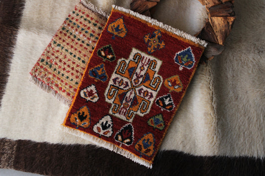 IRAN OLD SHIRAZ QASHQAI GABBEH 1930-1950年代
40 × 33 cm