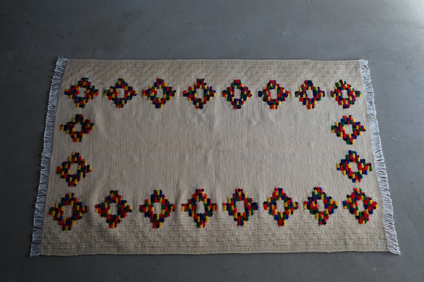TURKEY VINTAGE KILIM DOT FLOWER 1980年代 125 × 80 cm No.TR25195