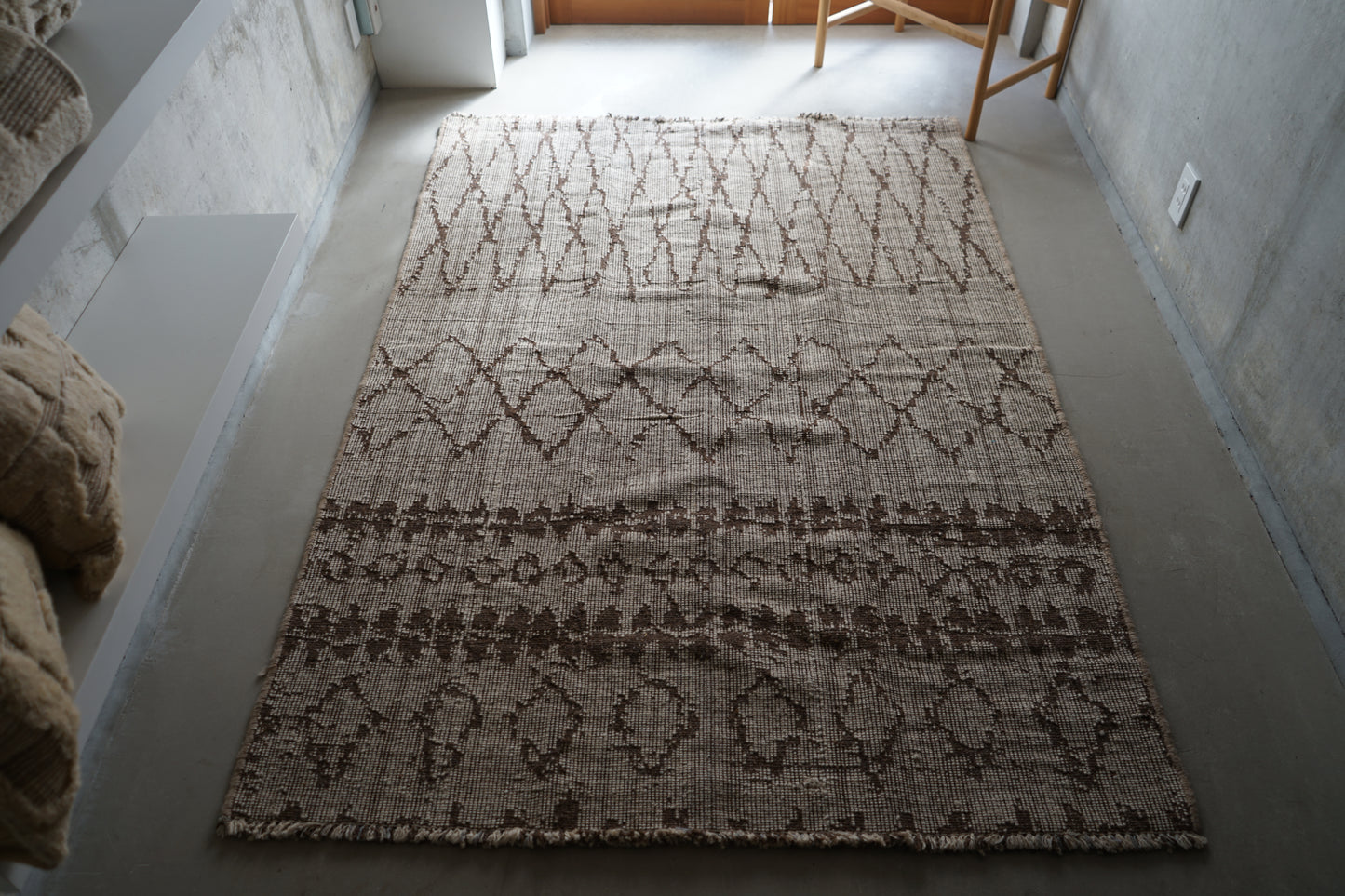 店頭販売 ORIGINAL IRAN QASHQAI KILIM " TRIBE " 204 × 142 cm