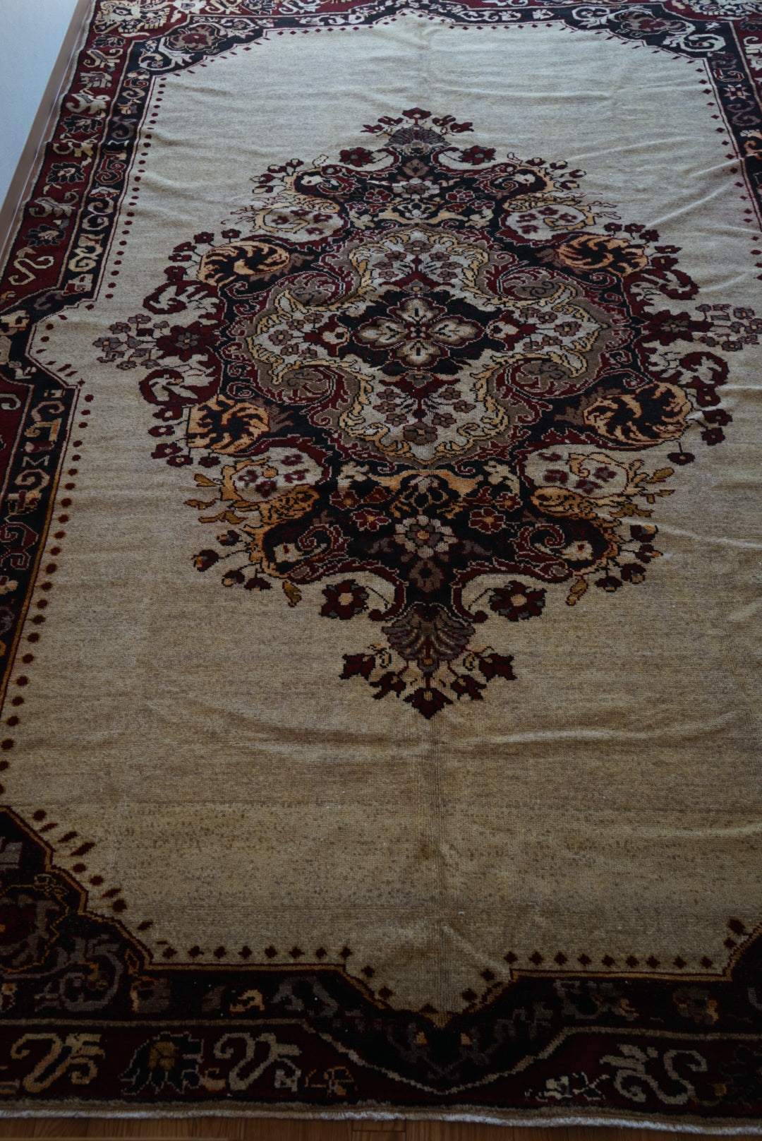 Türkiye Old Oushak Medallion Wine 1960年代 314 × 217 cm No.TR25374