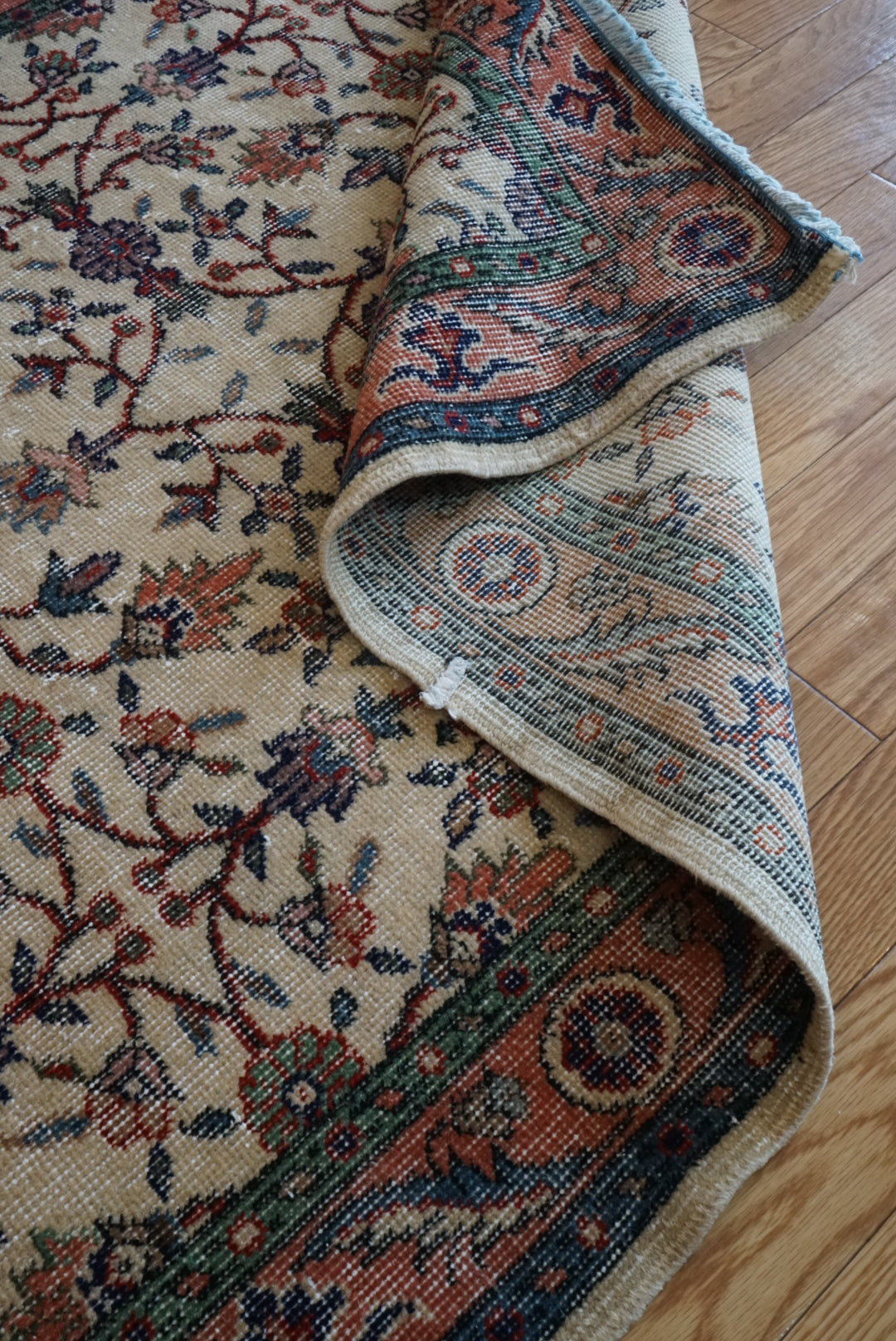 Türkiye Old Isparta Beige , Green , Salmon Pink Floral 1970年代 203 × 113 cm No.TR25438