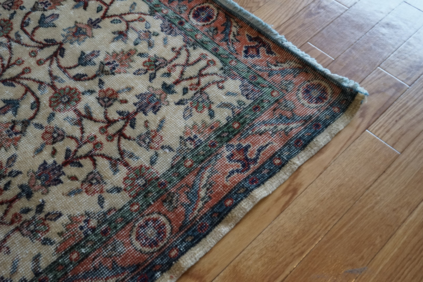 Türkiye Old Isparta Beige , Green , Salmon Pink Floral 1970年代 203 × 113 cm No.TR25438