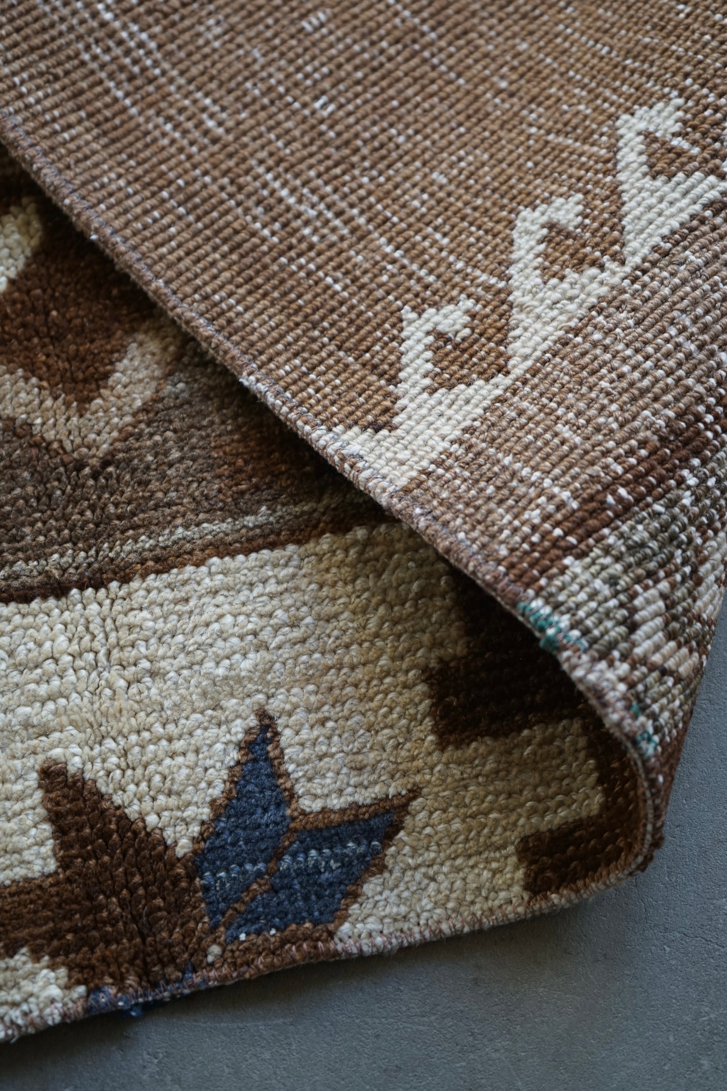 TURKEY OLD BROWN RUNNER SMALL SIZE 1970年代 130 × 43 cm No.TR25218