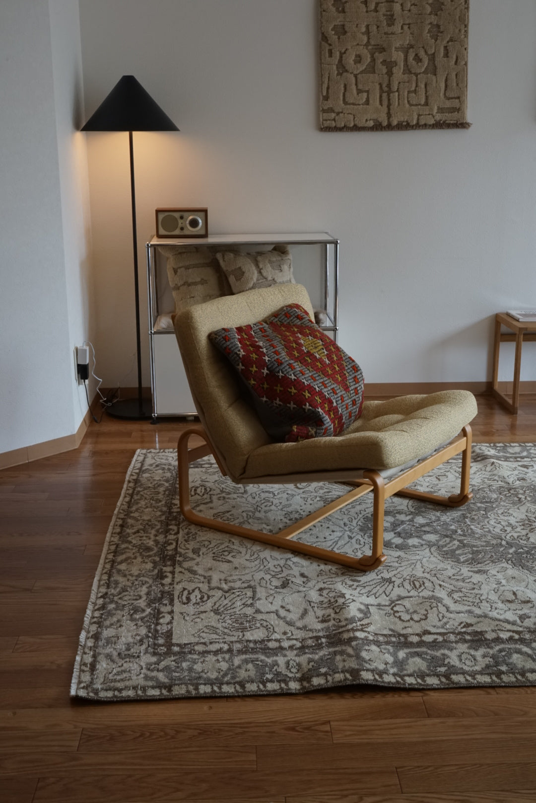 Türkiye Old Isparta Medallion Beige , Glay 1960年代 260.5 × 164 cm No.TR25492 / 国内送料無料