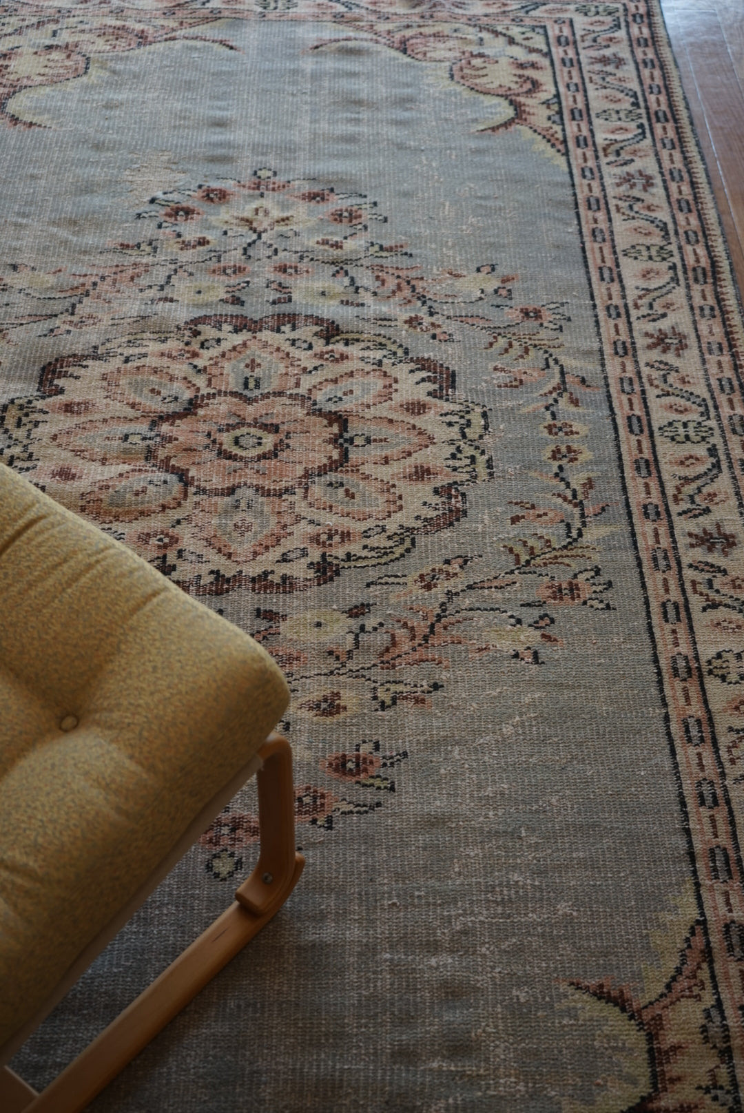Türkiye Old Isparta Floral Medallion Blue 1970年代 254 × 147 cm No.TR25355