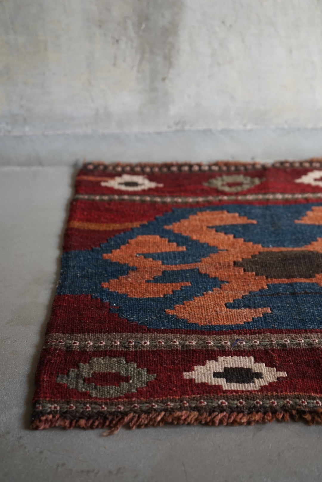 Türkiye Old Kilim Small size 1970年代 52 × 50 cm No.TR25234