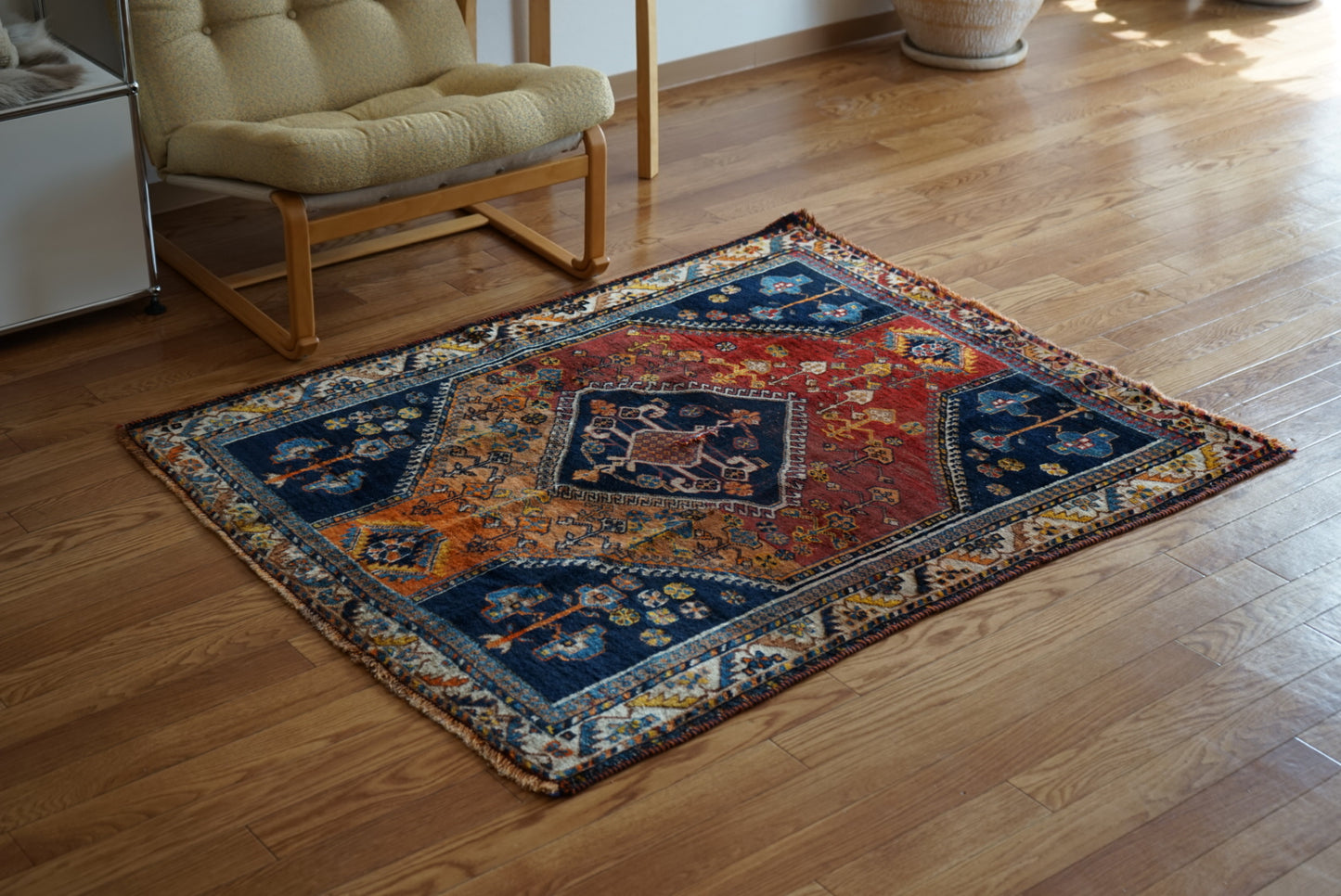 店頭販売 IRAN ANTIQUE QASHQAI BOLVALDI 1860年代 136 × 108 cm / 4'4" × 3'5" ft