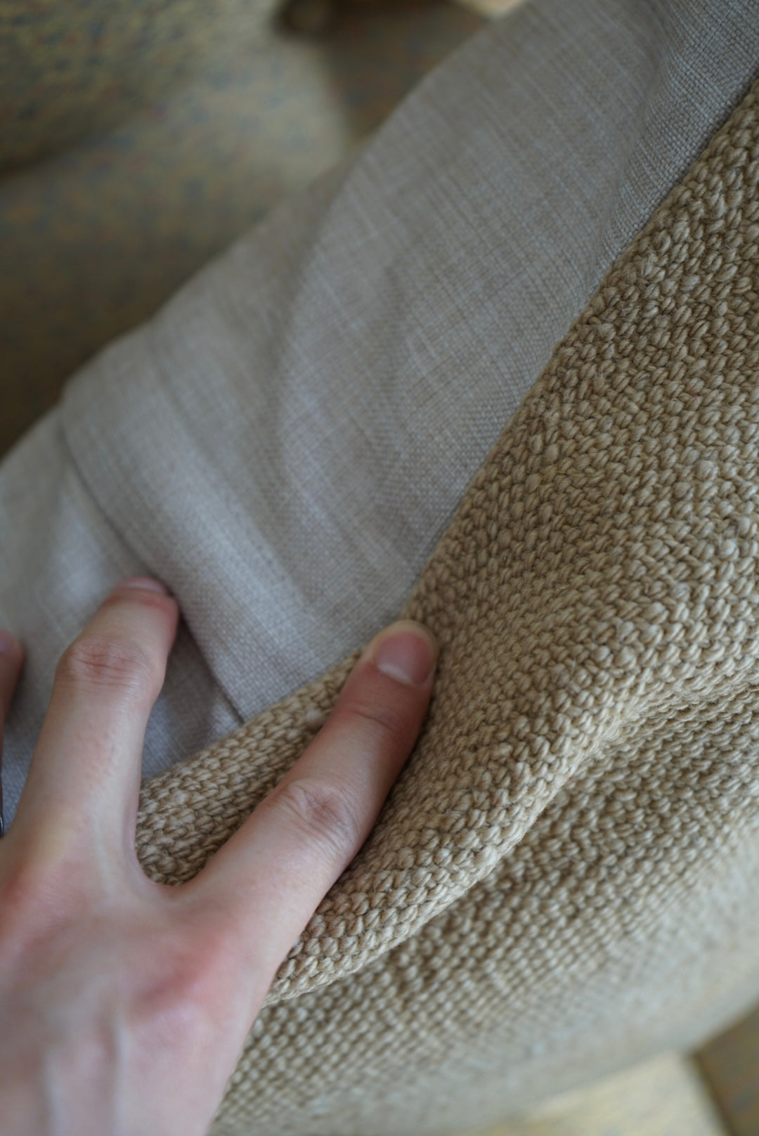 Türkiye Old Kilim Cushion Cover Brown , White Stripe Design 46 × 45 cm No.TR25563 / 送料無料・羊毛手織りキリム