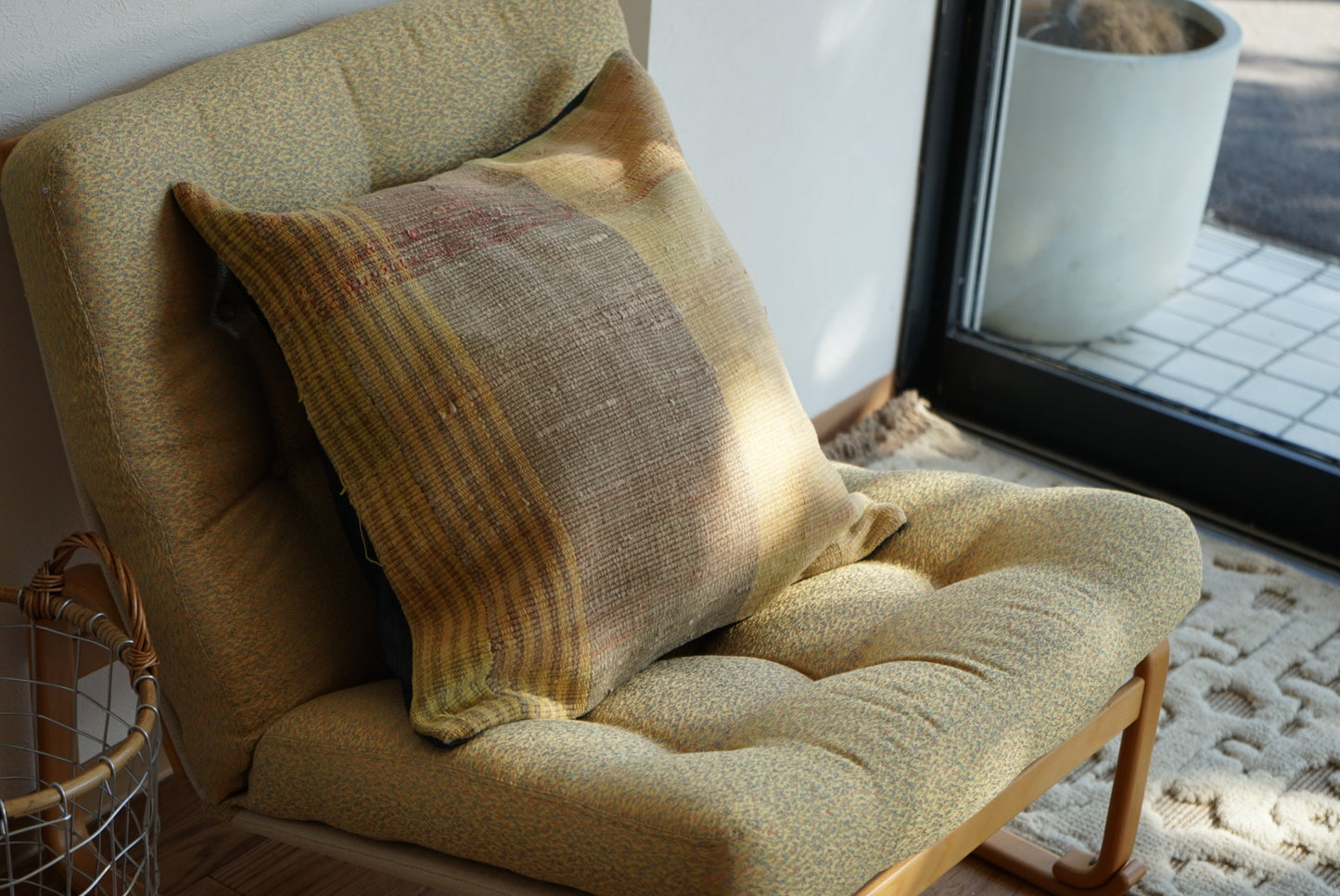 Türkiye Old Kilim Cushion Cover Yellow , Beige , Glay Mix Stripe Design 52 × 50 cm No.TR25560 / 送料無料・羊毛手織りキリム