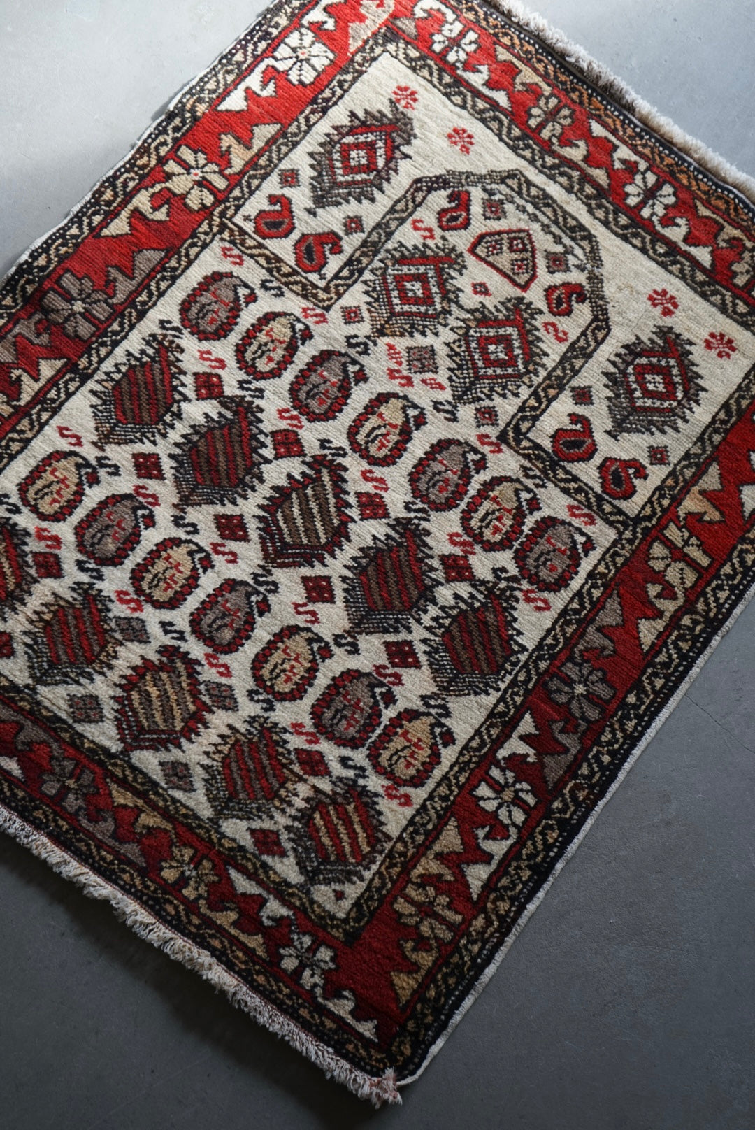 Türkiye Old Anatolia Kid's Prayer rug "Armond" 1960年代 92 × 78 cm No.TR25322