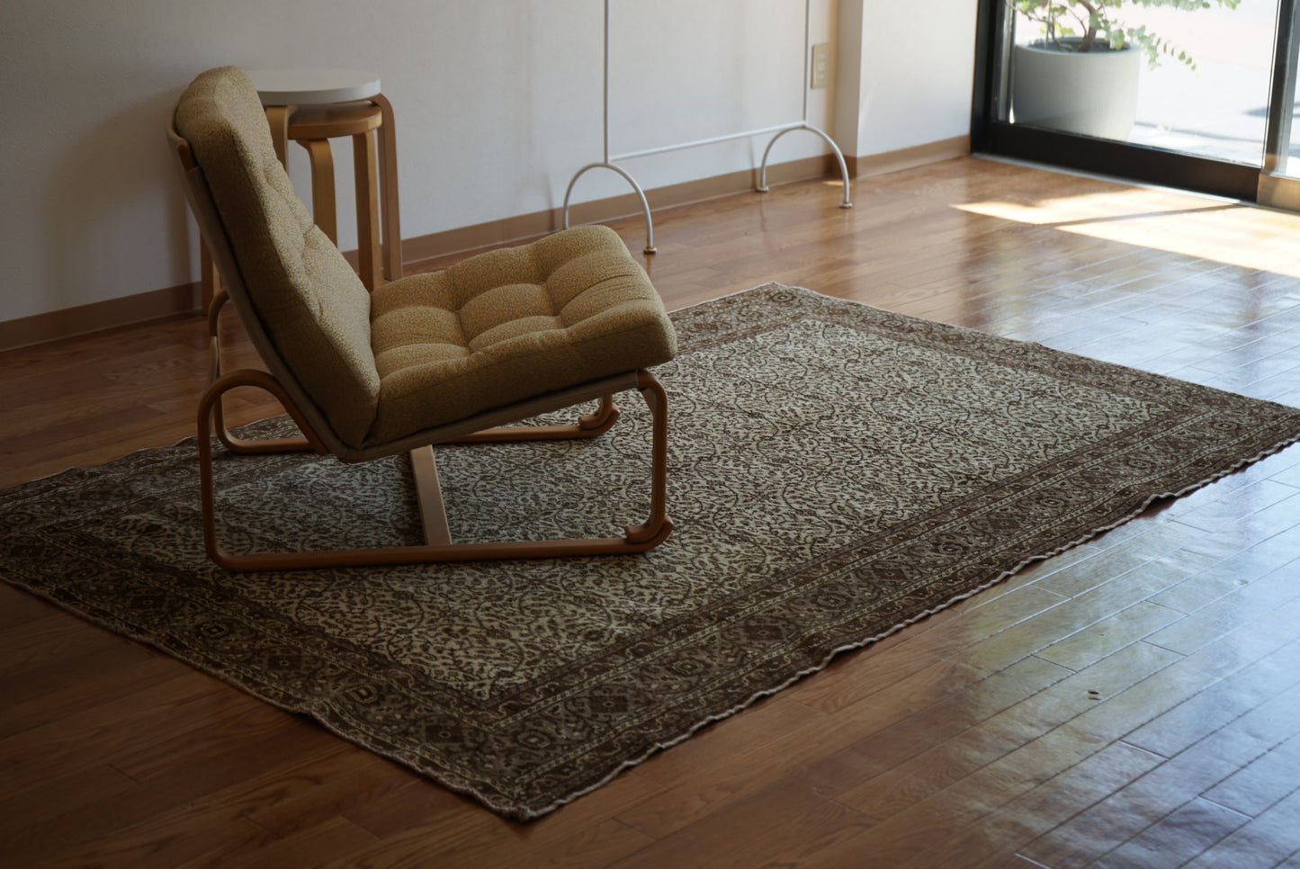 Türkiye Old Kayseri Beige , Brown Flower 1970年代 210 × 142 cm No.TR25388