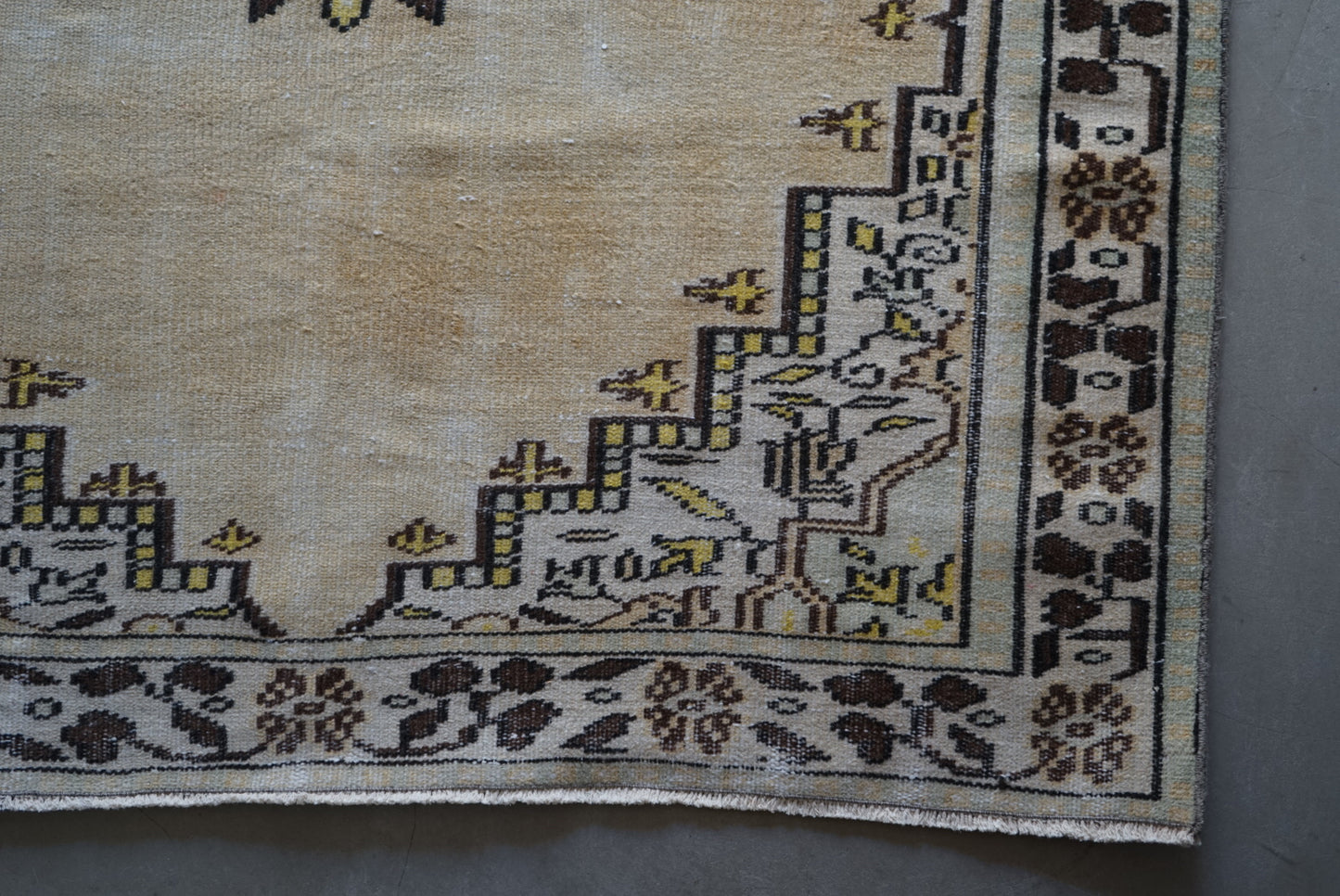 Türkiye Old Isparta Yellow Beige 1970年代 248 × 149 cm No.TR25229