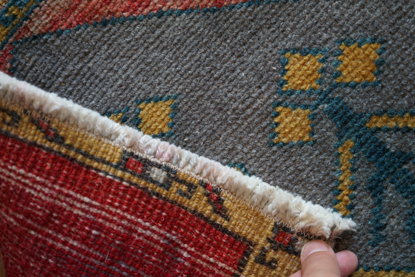 Türkiye Old Oushak Red , Glay Flower 1970年代 91 × 56 cm No.TR25539 / 国内送料無料・羊毛手織り絨毯