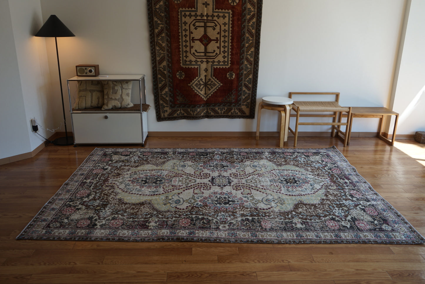 Türkiye Old Oushak Flower Medallion Black Butterfly 1970年代 263 × 176 cm No.TR25402