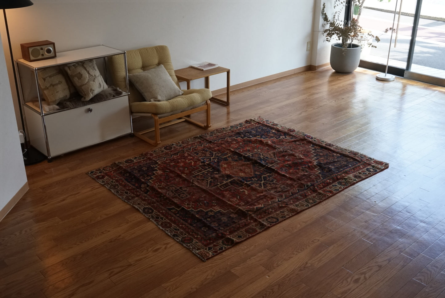店頭販売 Afghanistan Old Persia Design 1930年代 179.5 × 140.5 cm  No.AF2535 / 国内送料無料・羊毛手織り絨毯
