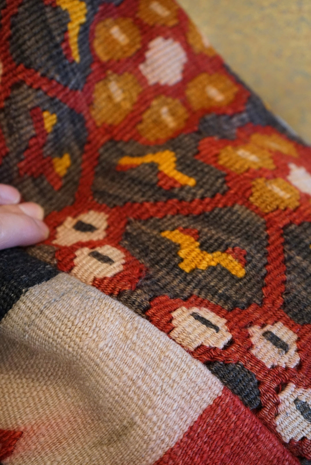 Türkiye Old Kilim Cushion Cover Red , Black , Beige Patchwork Design 45 × 45 cm No.TR25569 / 送料無料・羊毛手織りキリム