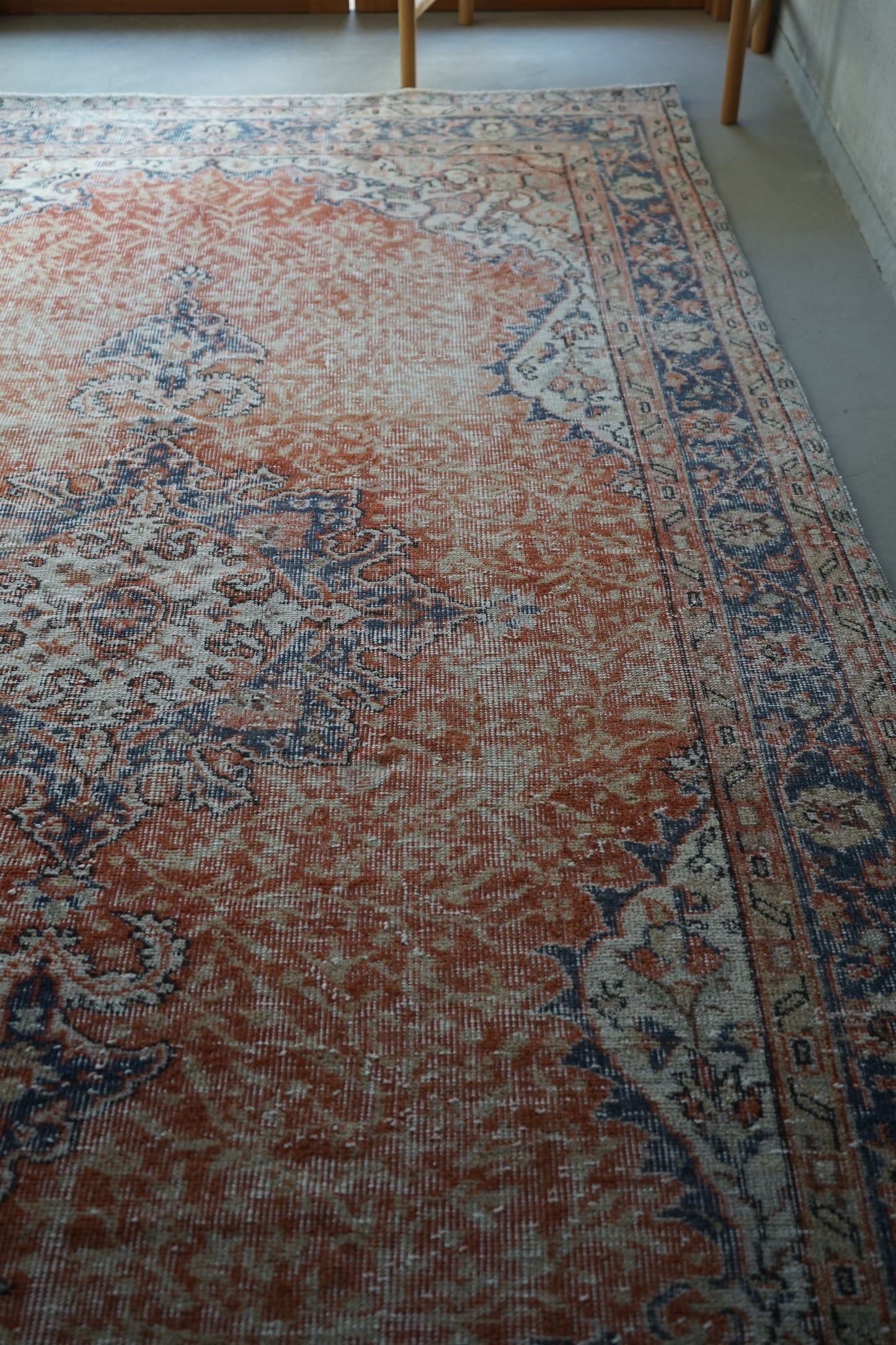 TURKEY OLD ISPARTA ORANGE 1970年代 272 × 161 cm No.TR25198