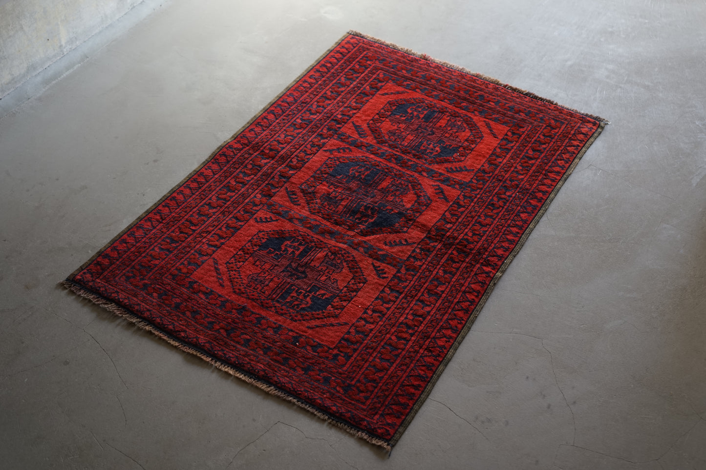 AFGHANISTAN OLD TURKMEN ELEPHANT FOOT 1970年代 112 × 75 cm No.AF2515