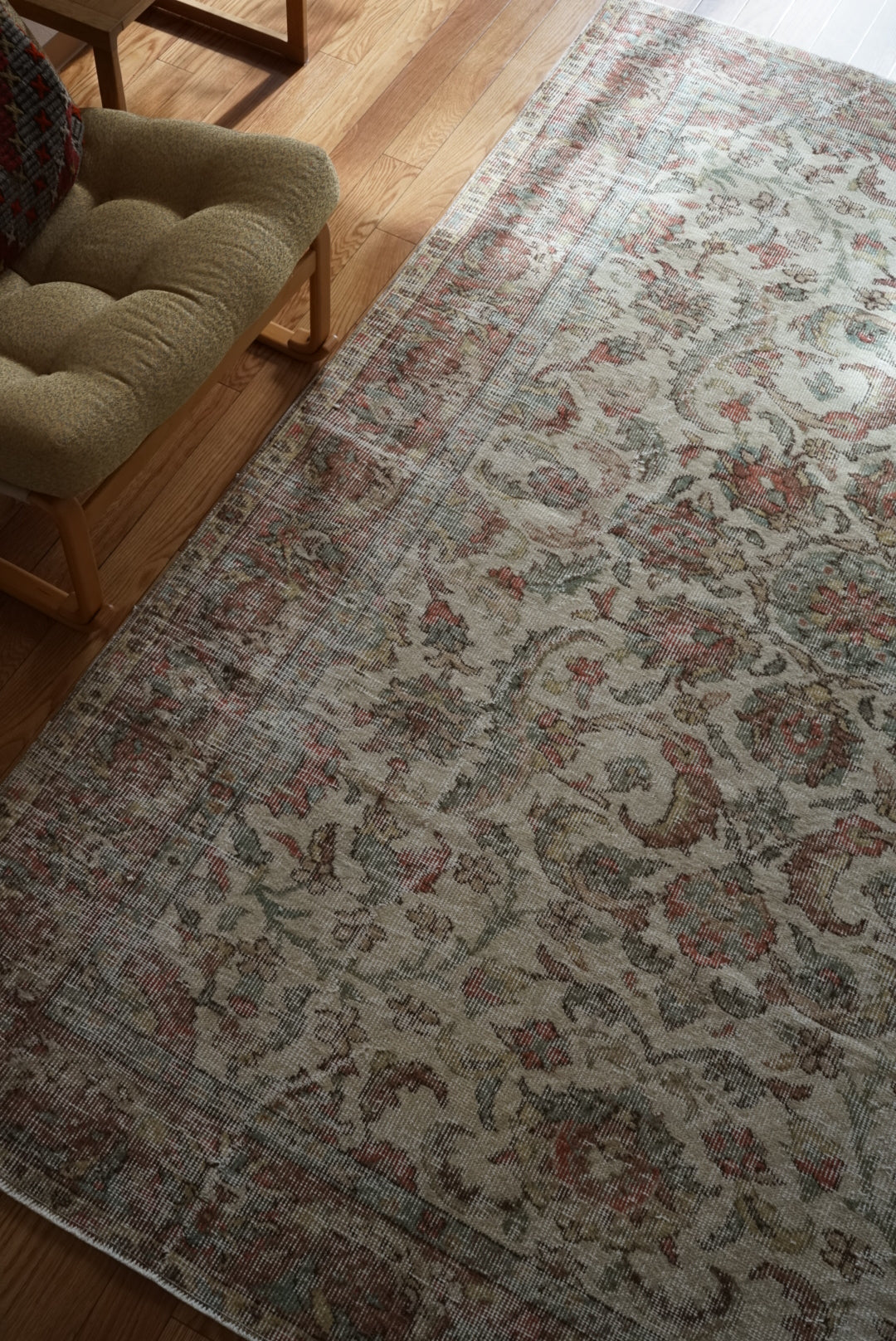 Türkiye Old Isparta Medallion Beige , Green , Rose Red 1960年代 231 × 165 cm No.TR25477 / 国内送料無料・羊毛手織り絨毯